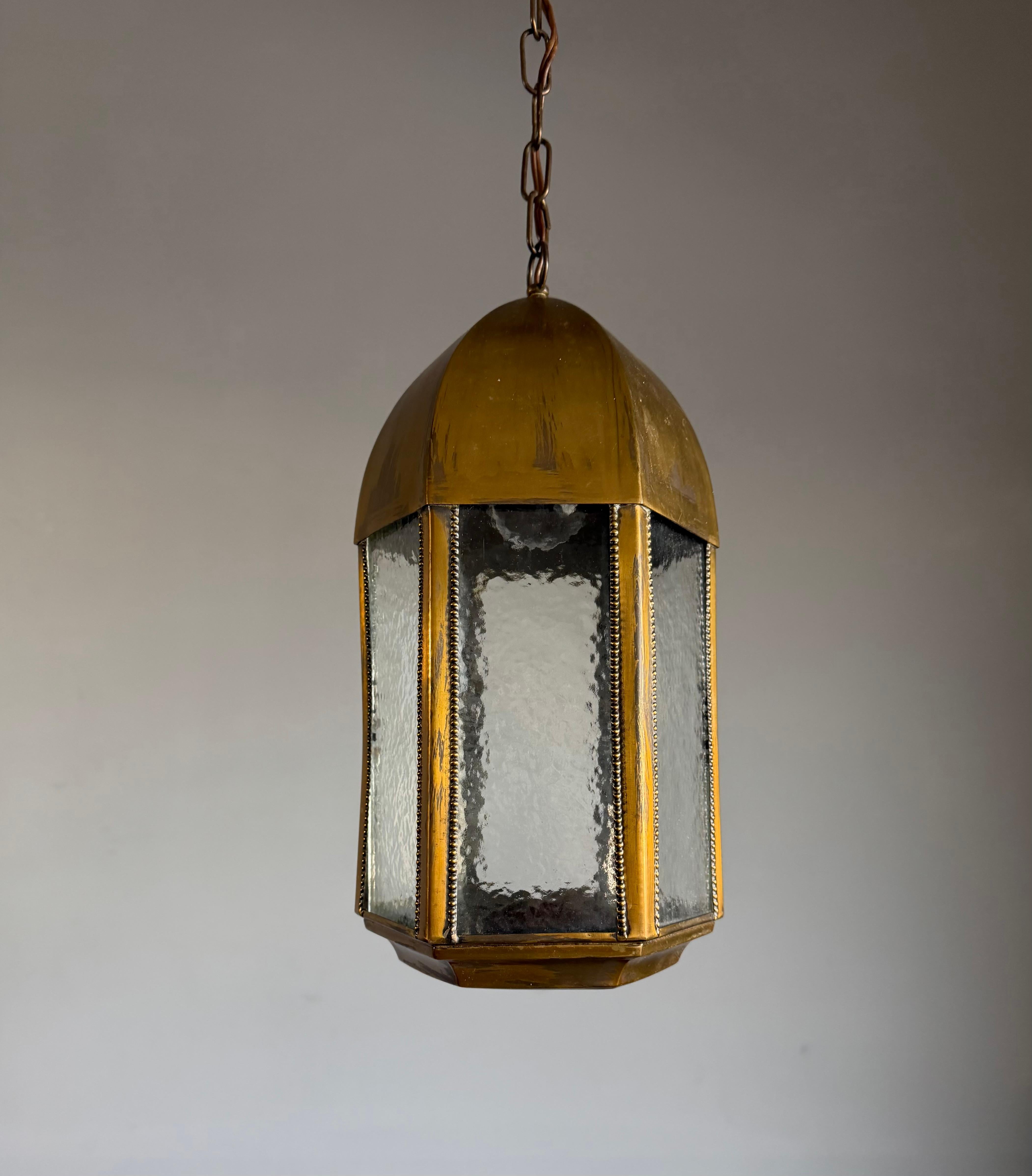 Lámpara colgante de estilo gótico y cúpula de la época de las Artes y Oficios de bella forma Renacimiento gótico en venta