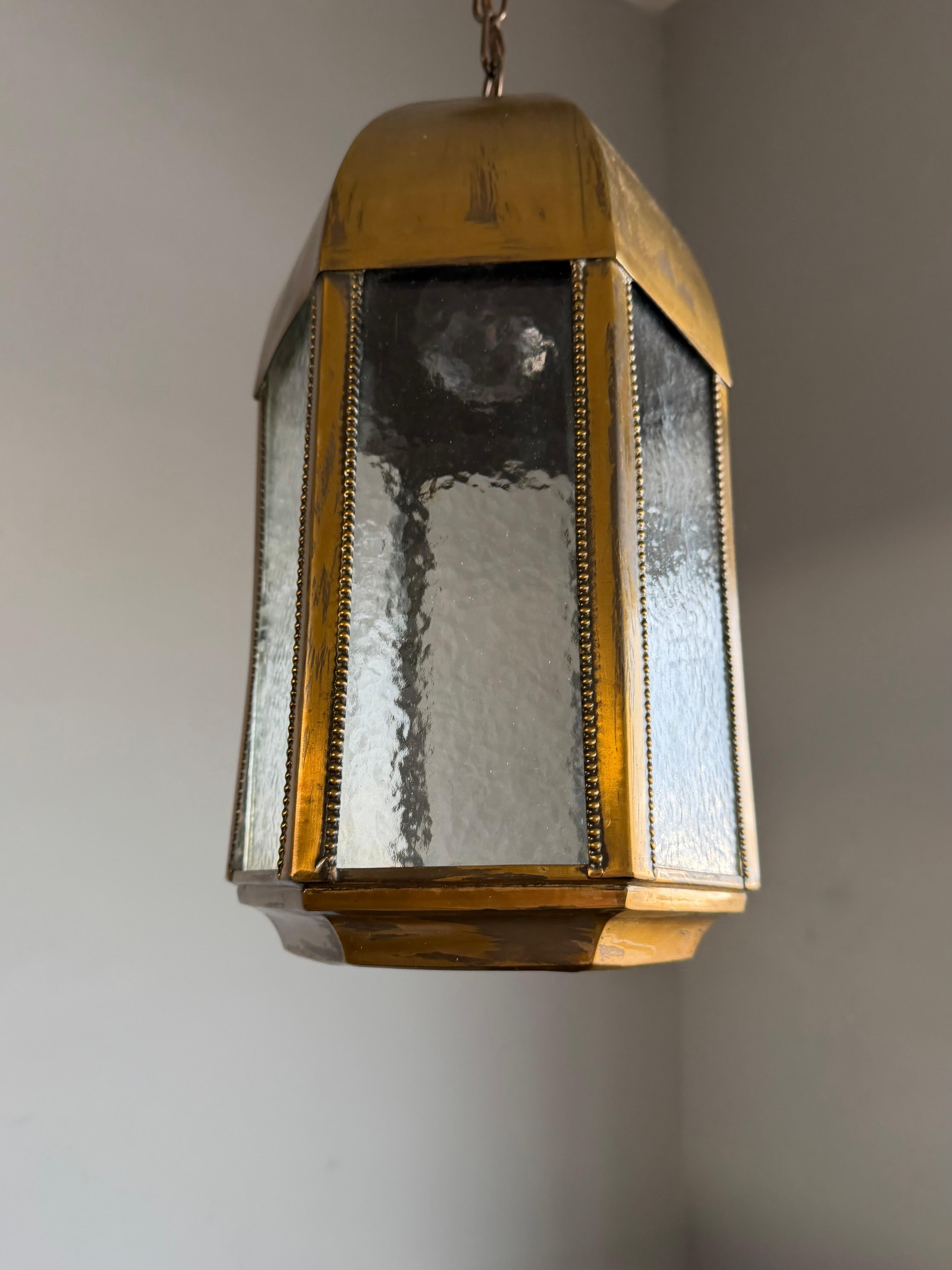 Lámpara colgante de estilo gótico y cúpula de la época de las Artes y Oficios de bella forma en venta 1