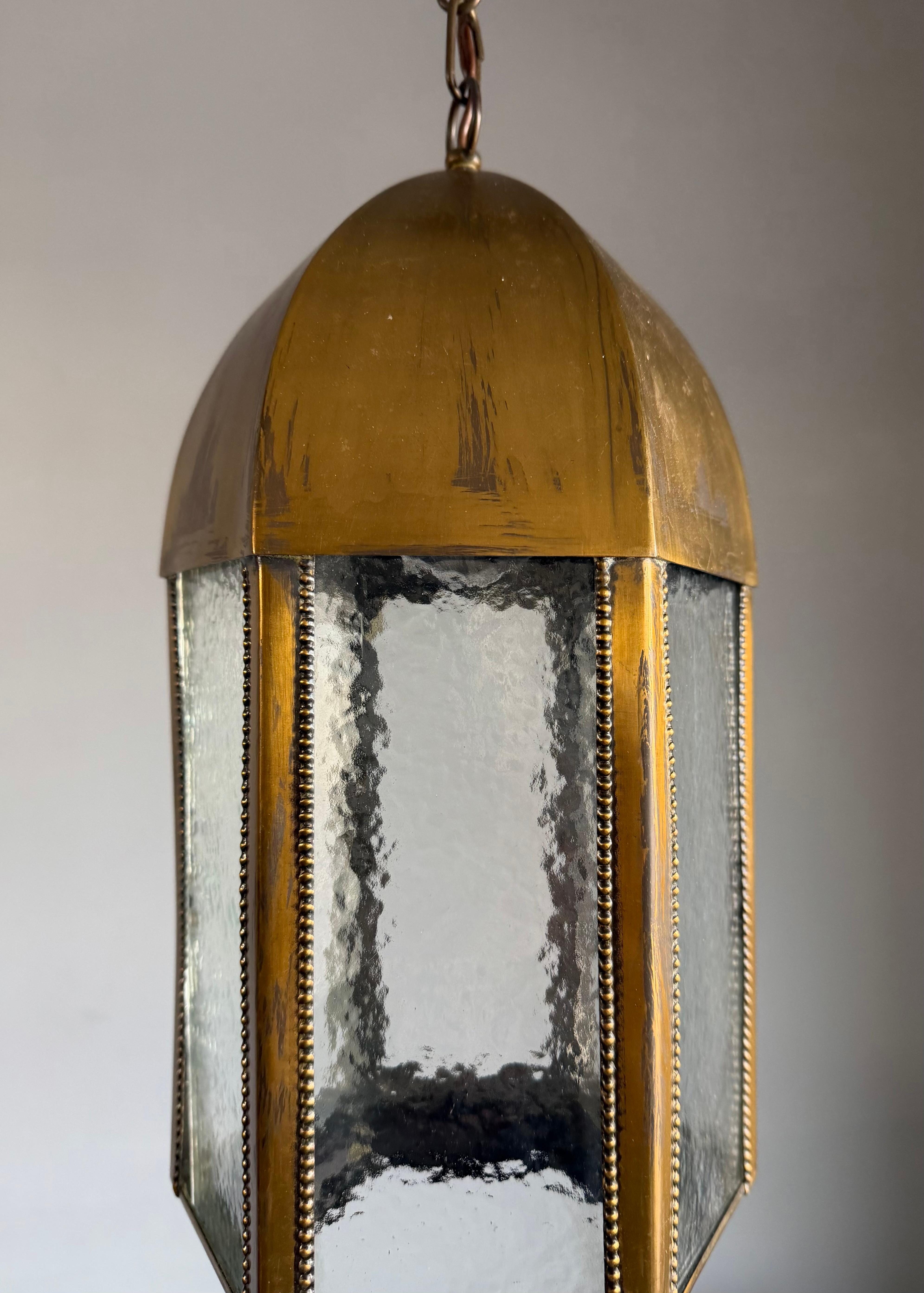 Lámpara colgante de estilo gótico y cúpula de la época de las Artes y Oficios de bella forma en venta 2