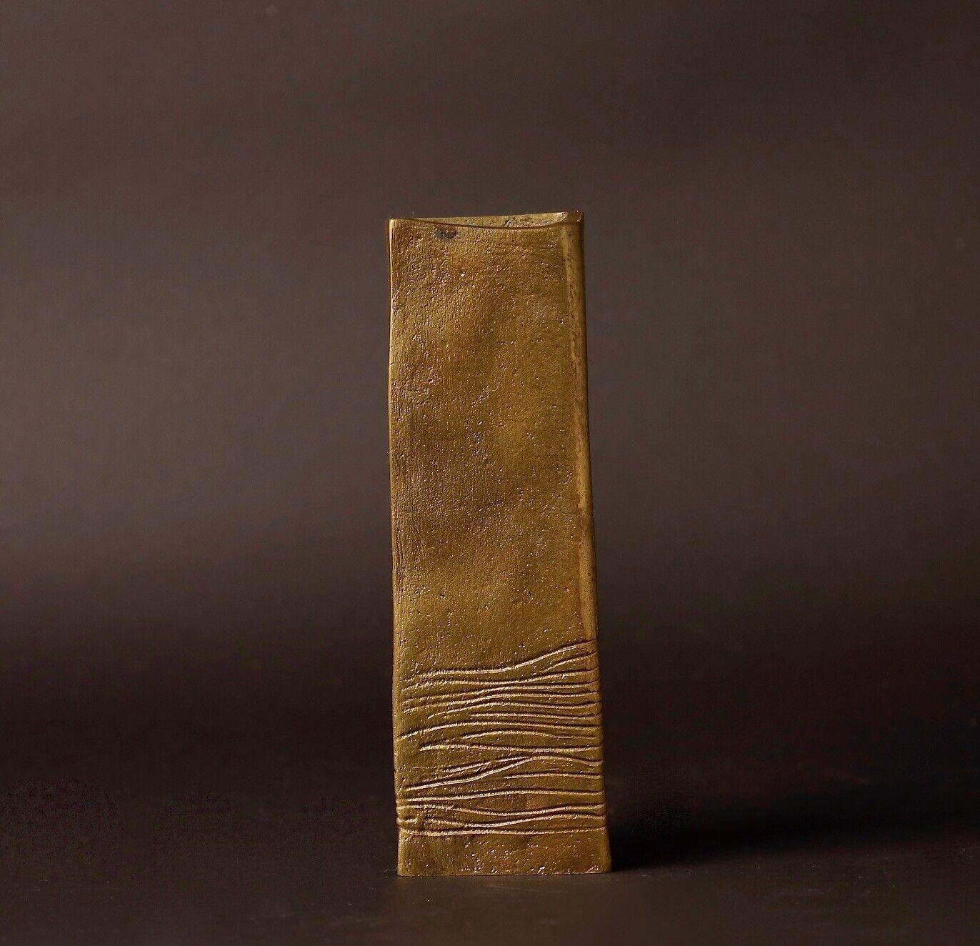 Showa Beautiful shape Japanese Signed Bronze Vase by a Nitten Artist, Hasegawa  Masaya