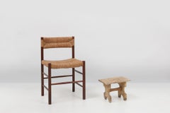 Schön geformter rustig niedriger Hocker aus lackiertem Holz, Frankreich ca. 1900