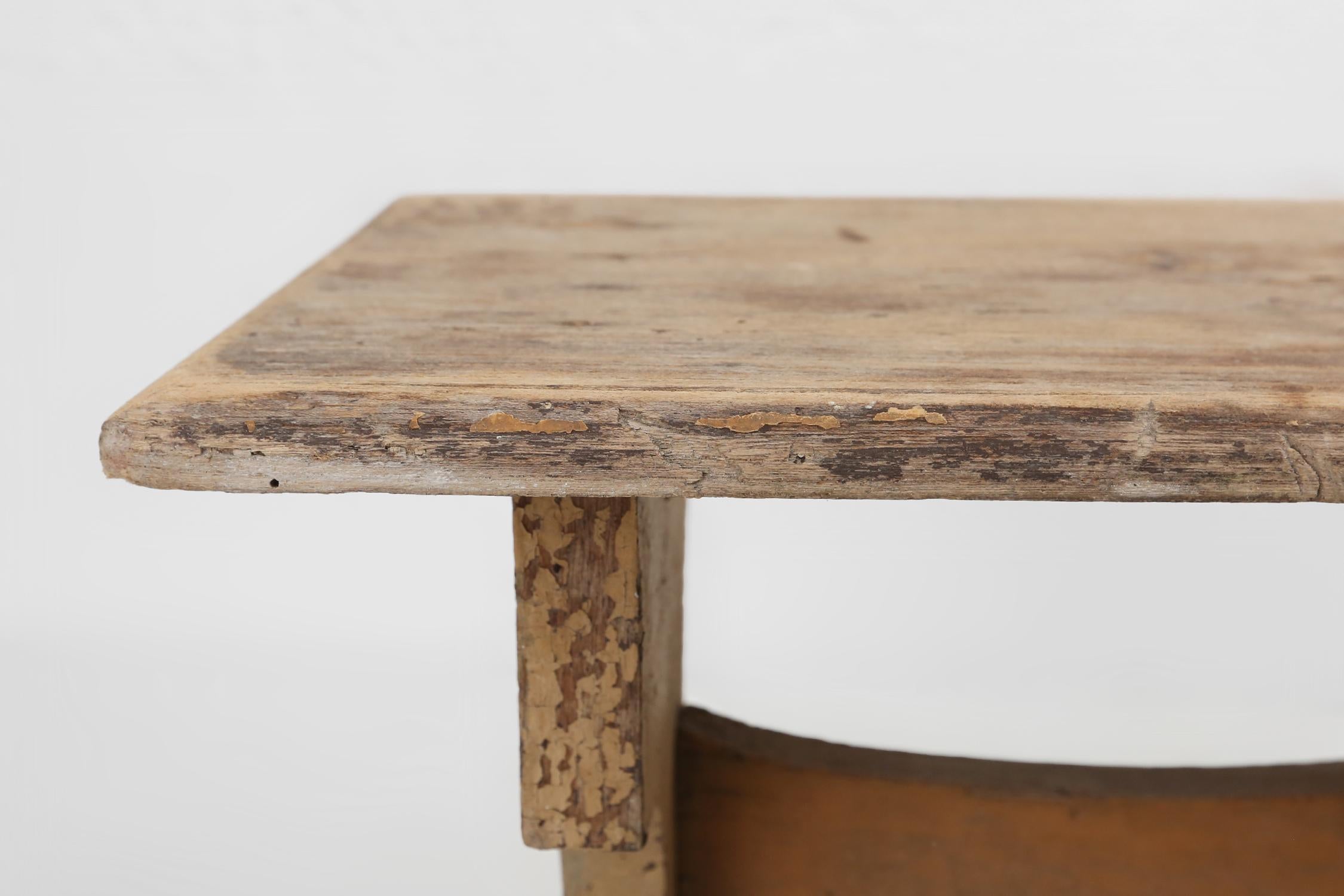 Hermoso taburete bajo de madera pintada, Francia ca. 1900 principios del siglo XX en venta