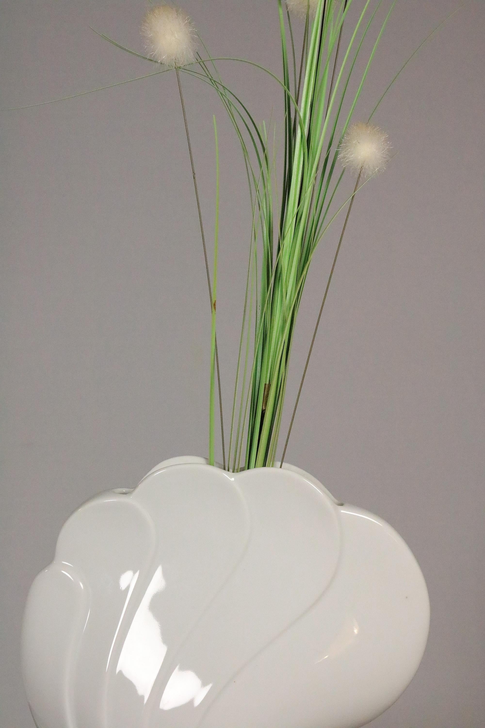 Mid-20th Century Beautiful Shell Vase by Seltmann Weiden, Germany, 1980s For Sale