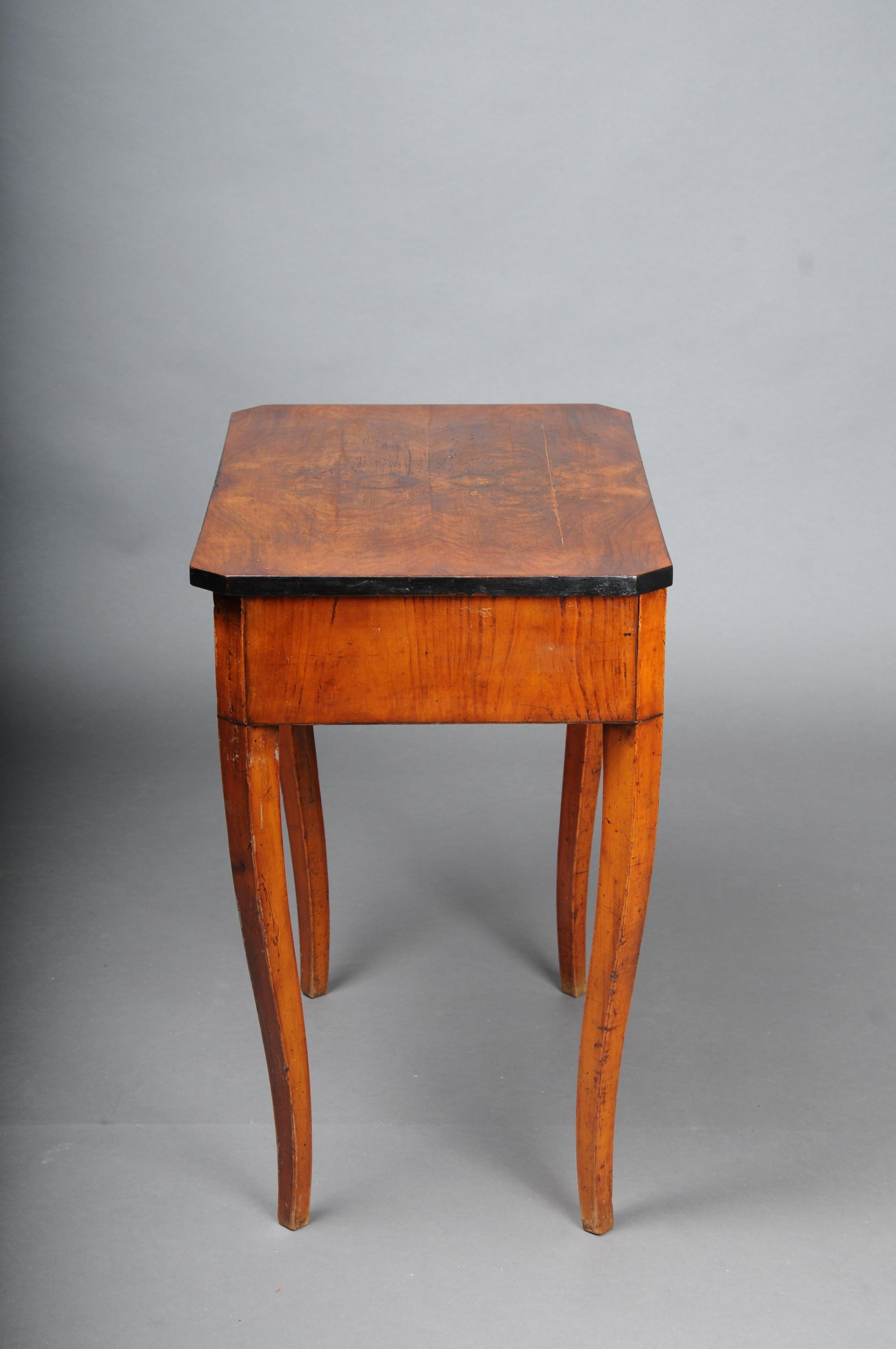 Beautiful side table/sewing table South German around 1860 For Sale 11