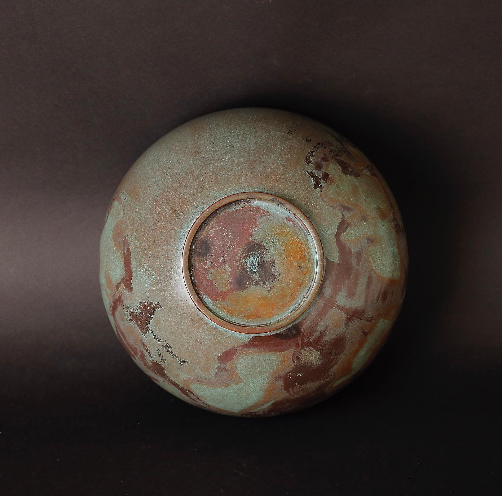 Beautiful signed Bronze vase, 20th century For Sale 5