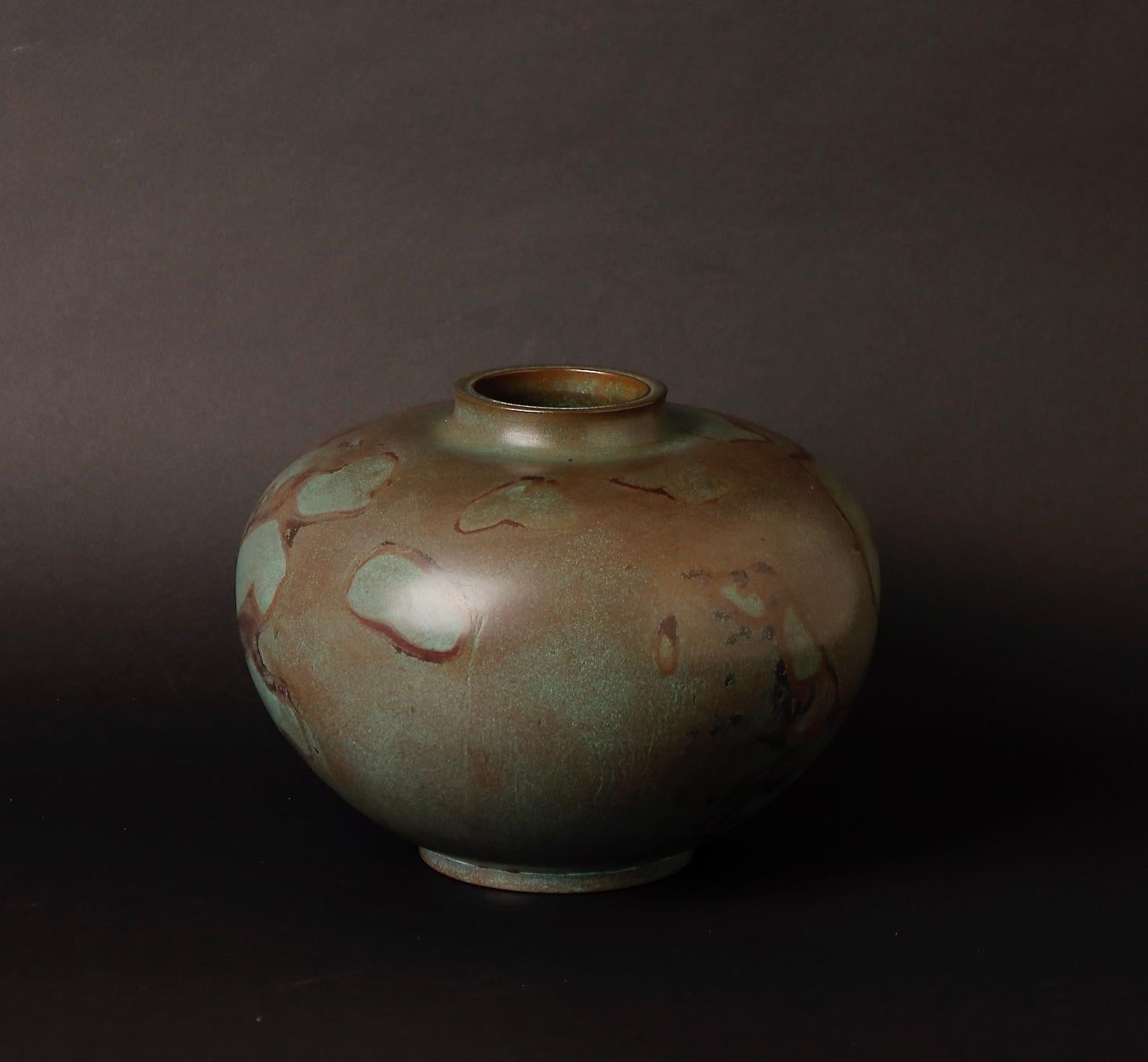 20th Century Beautiful signed Bronze vase, 20th century For Sale