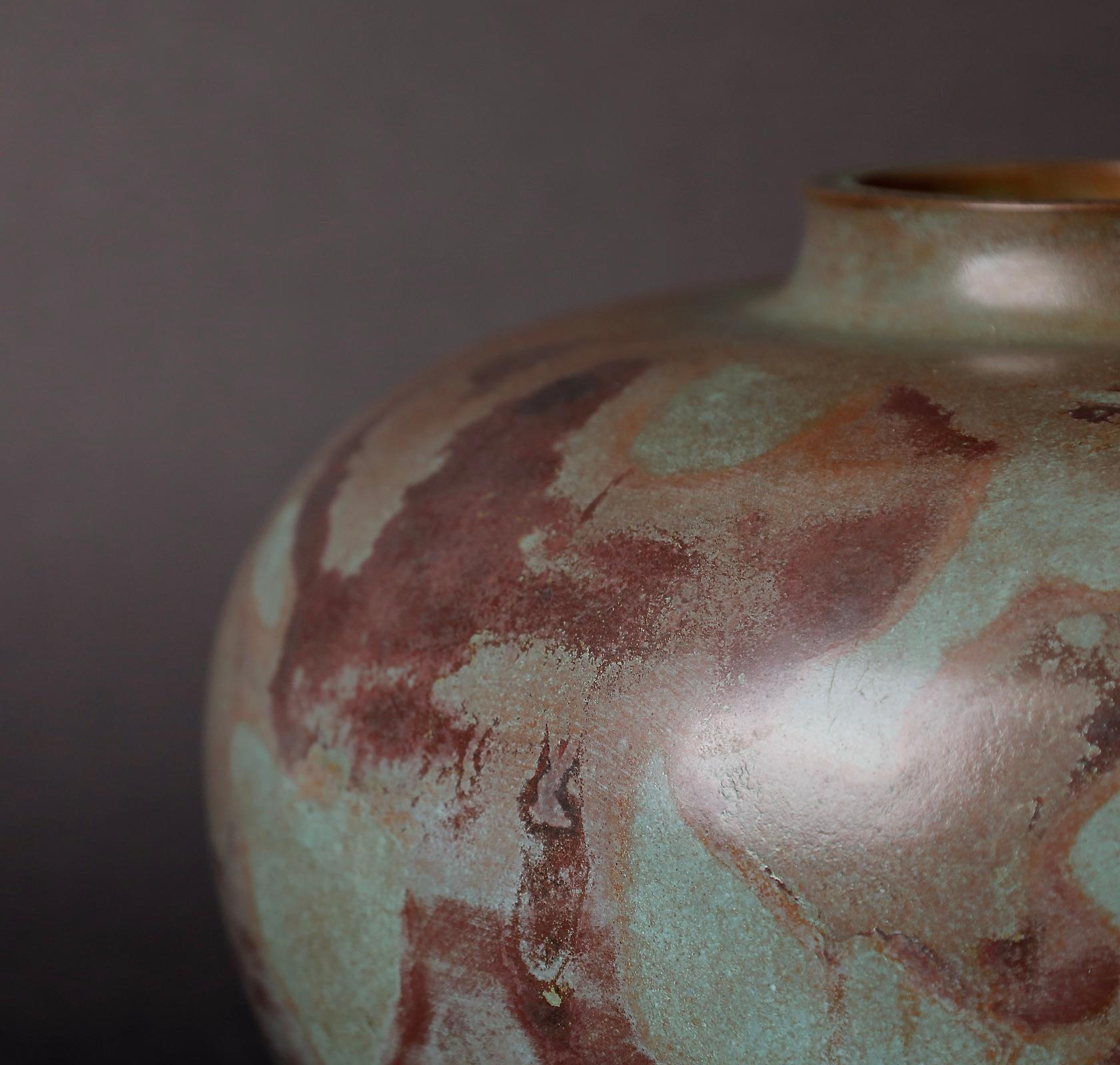 Beautiful signed Bronze vase, 20th century For Sale 1