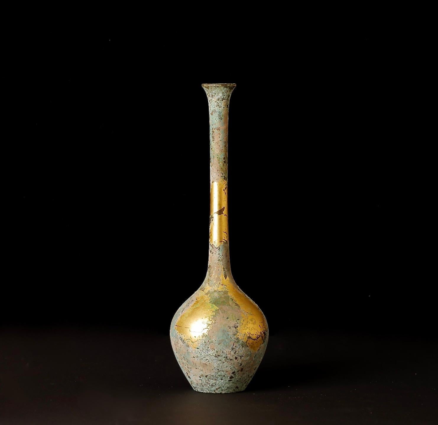 Beautiful signed Bronze vase In Good Condition For Sale In Fukuoka, JP