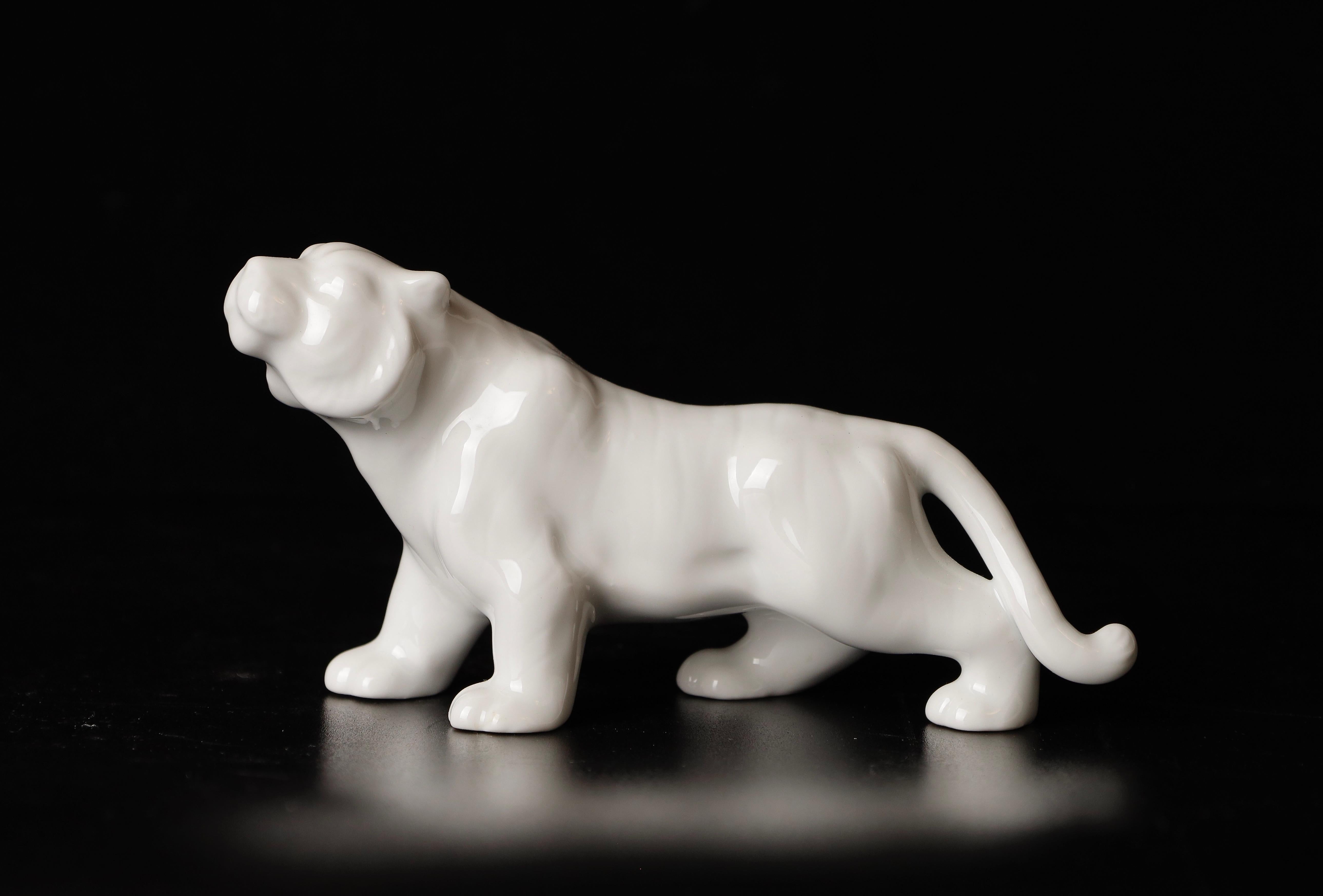 Showa Beautiful Signed Miniature Porcelain Tiger Okimono Object For Sale