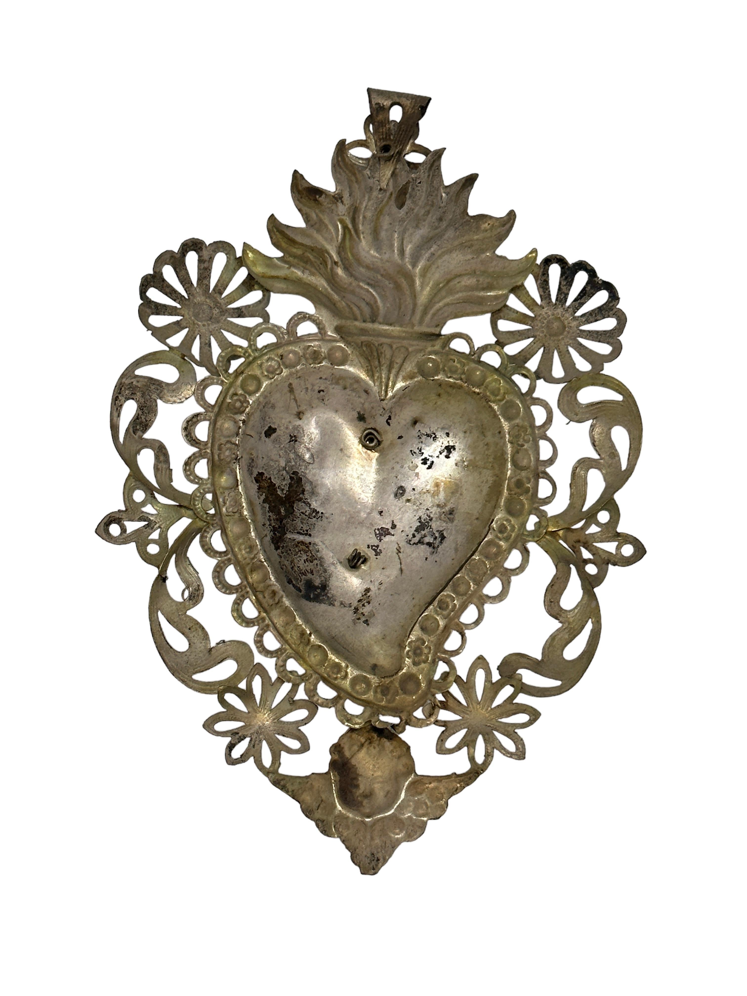 Beautiful Silver Sacred Heart Ex Voto Monogramed, Antique European, 1900s In Good Condition In Nuernberg, DE