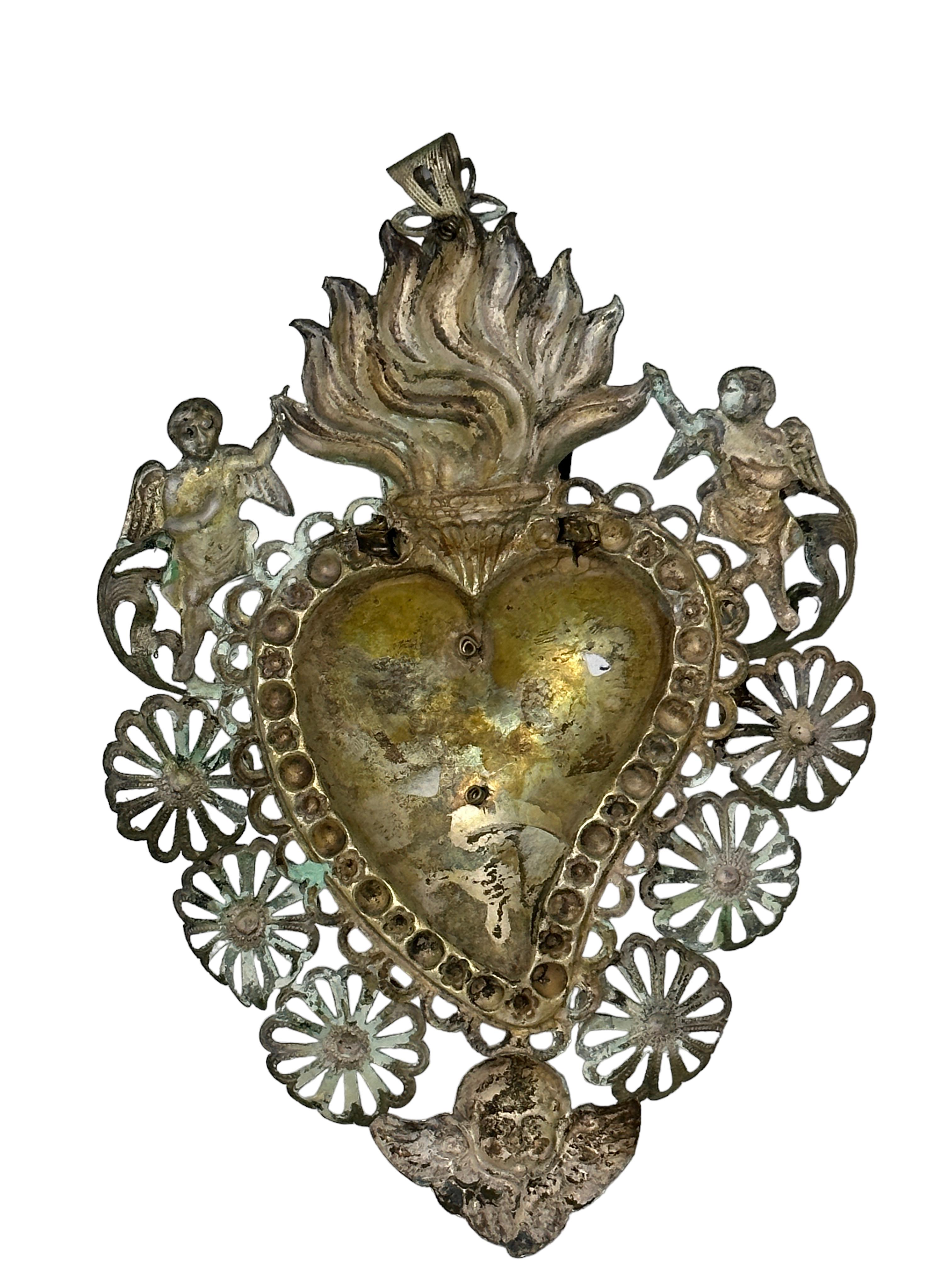 Beautiful Silver Sacred Heart Ex Voto Monogramed, Antique European, 1900s In Good Condition In Nuernberg, DE