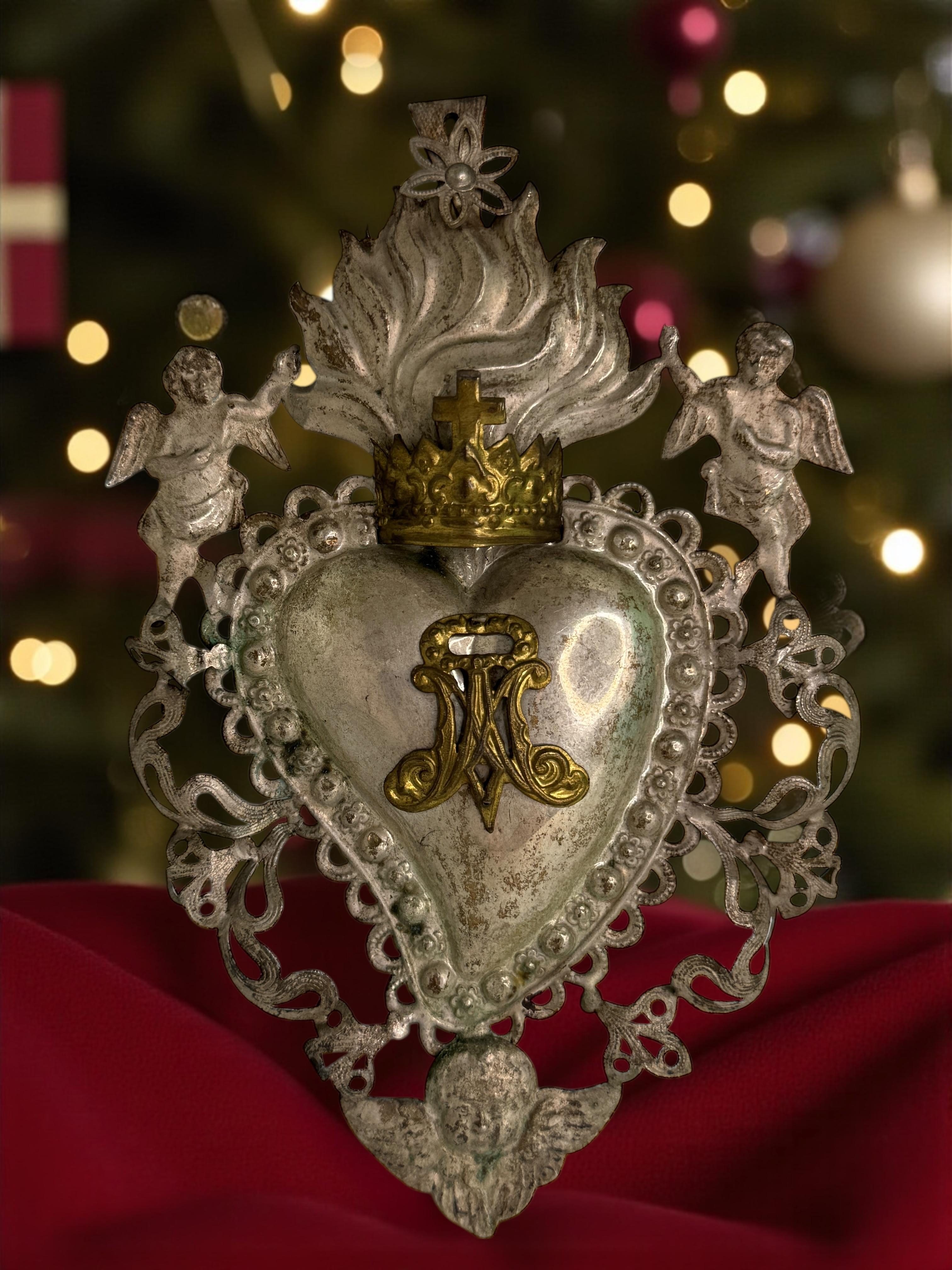 XIX secolo Bellissimo ex voto in argento con angelo cherubino, antico europeo, 1880 in vendita