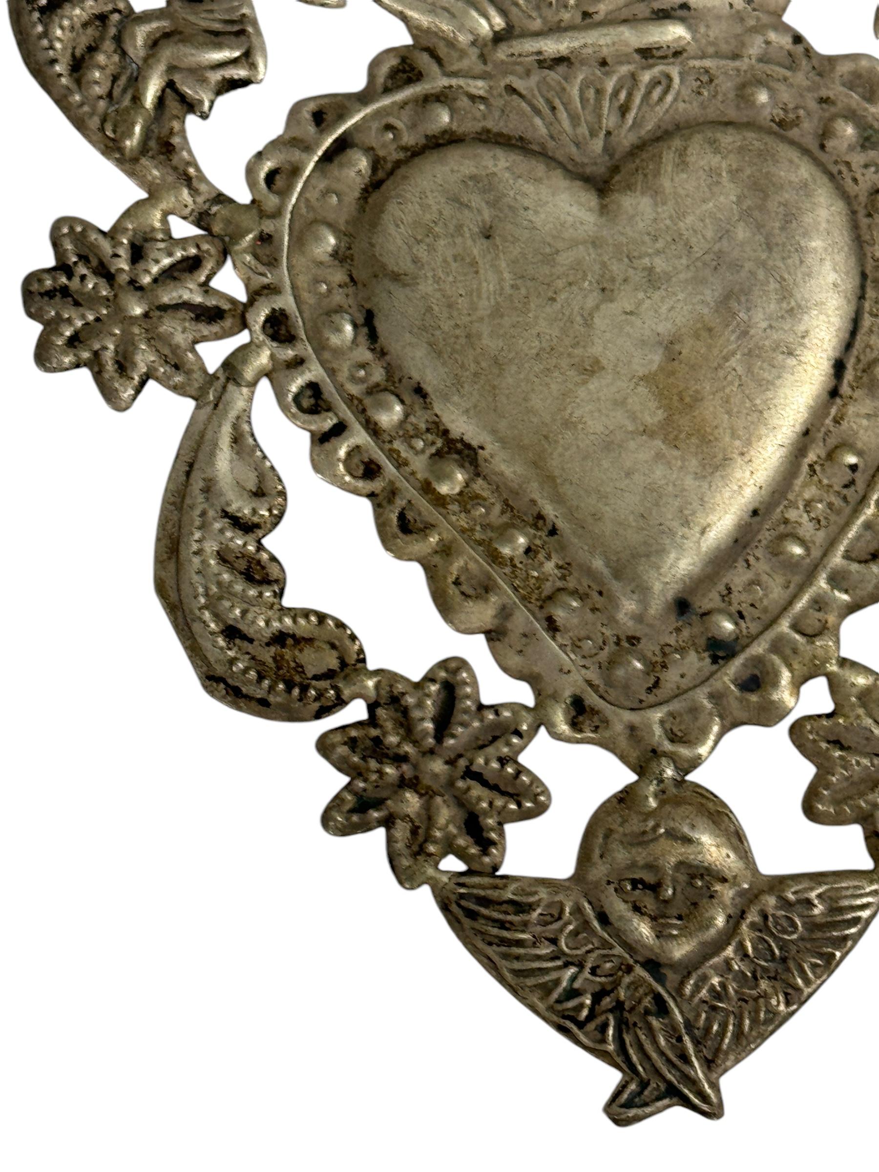 Schöne Silber Herz-Jesu Ex Voto mit Cherub Engel, antike europäische, 1900s (Versilbert) im Angebot