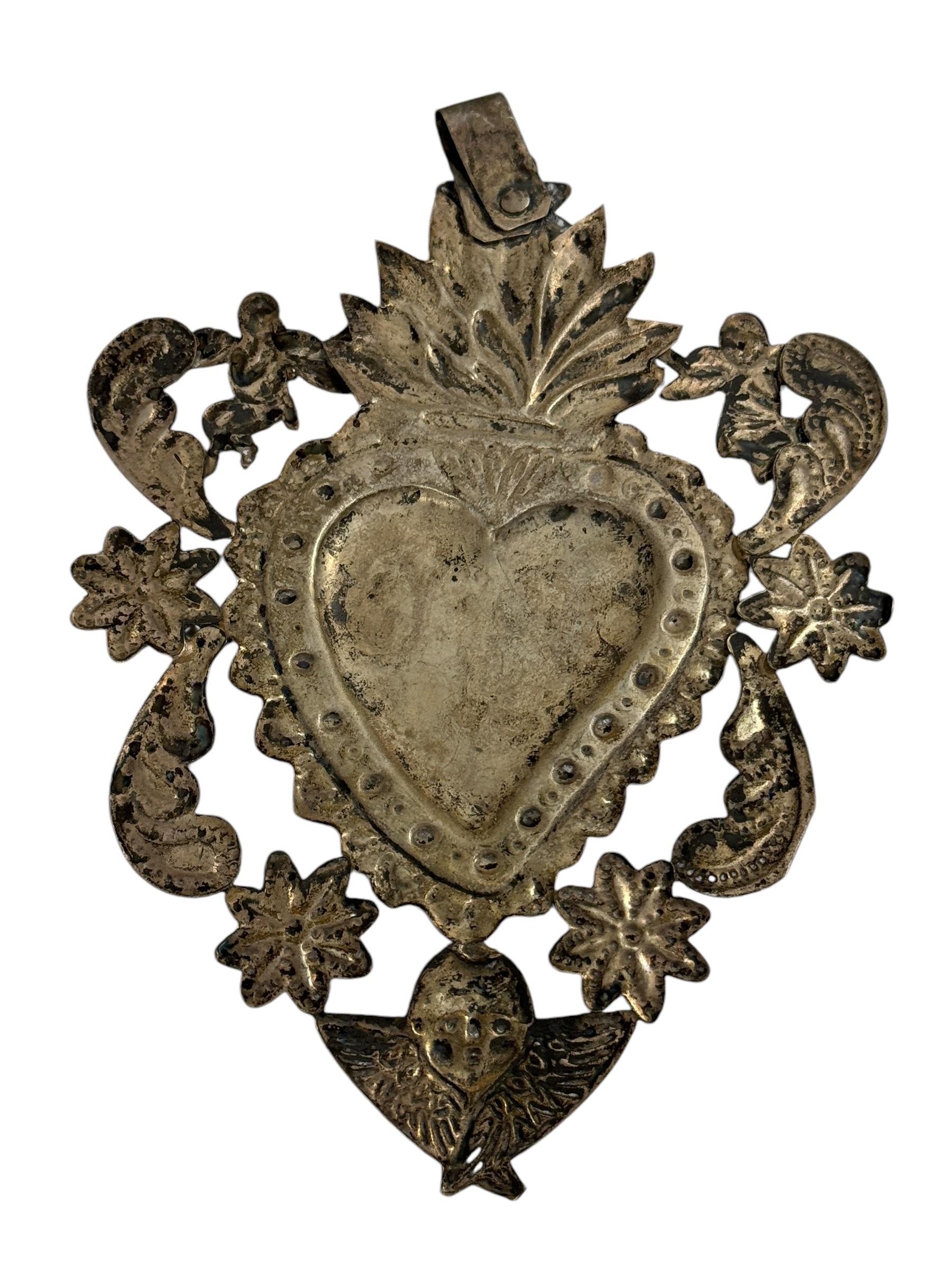 Schöne Silber Herz-Jesu Ex Voto mit Cherub Engel, antike europäische, 1900s im Zustand „Gut“ im Angebot in Nuernberg, DE