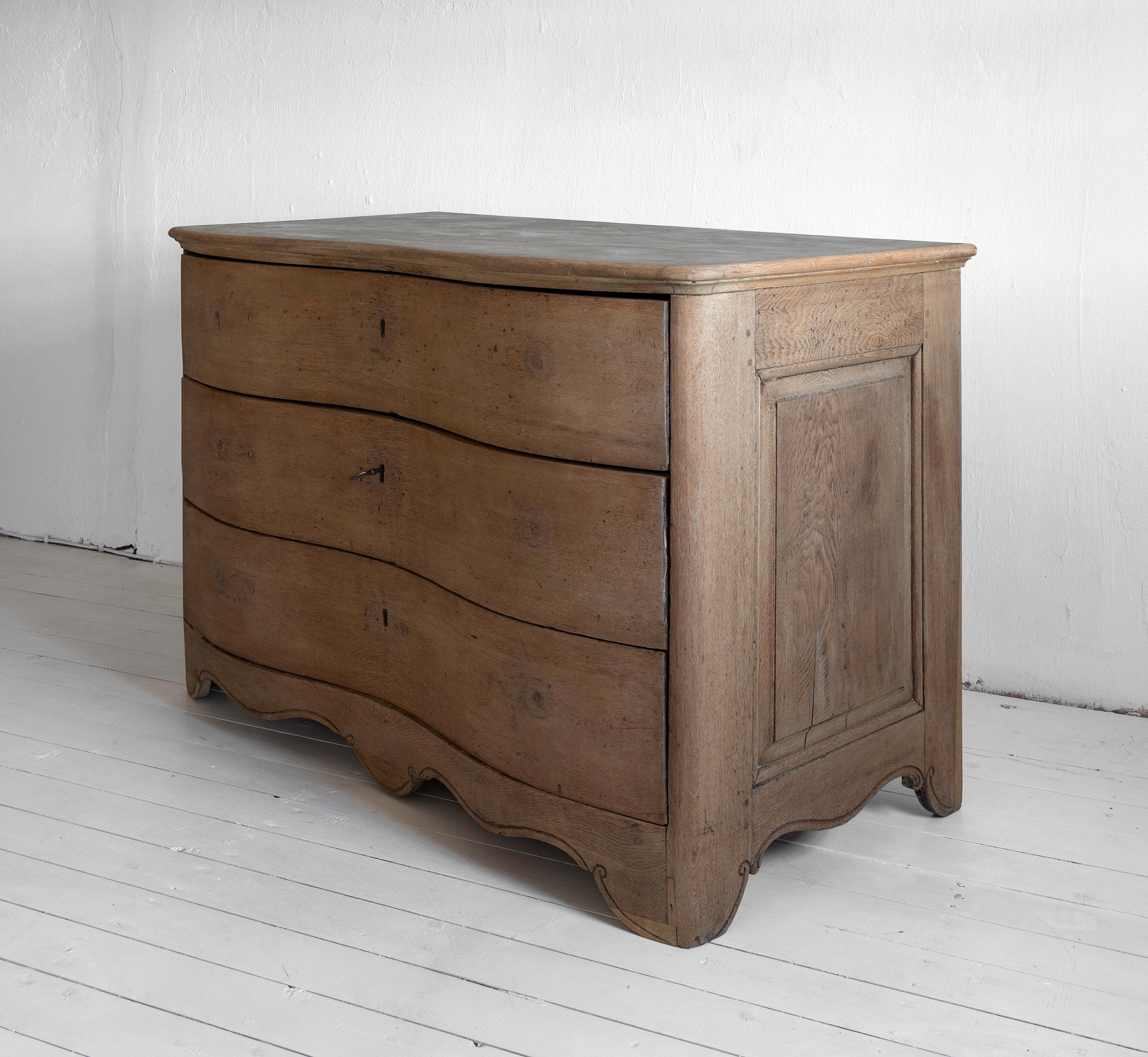 Bleached Beautiful Simple Swedish 18th Century Baroque Commode Galbée in Oak