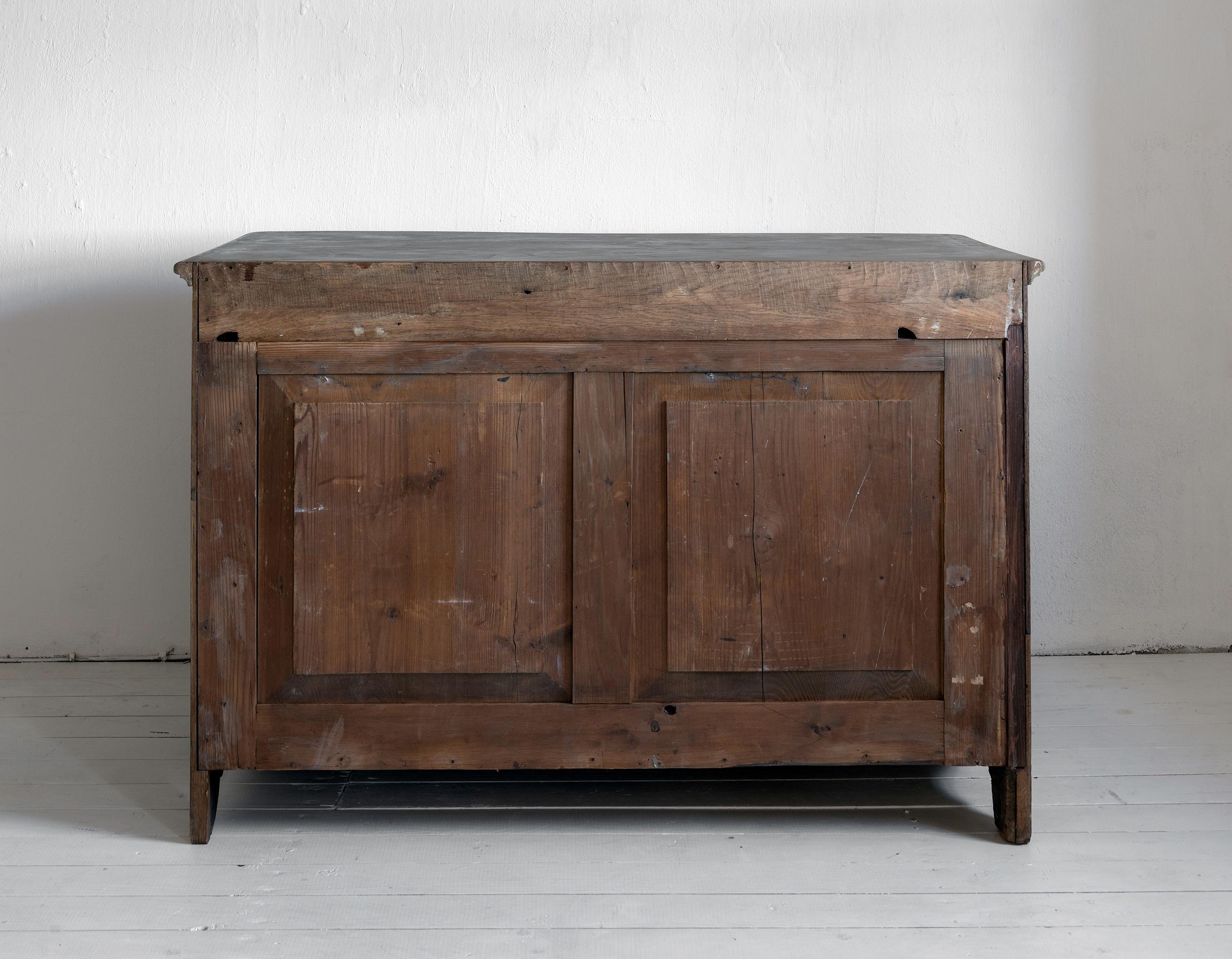 18th Century and Earlier Beautiful Simple Swedish 18th Century Baroque Commode Galbée in Oak
