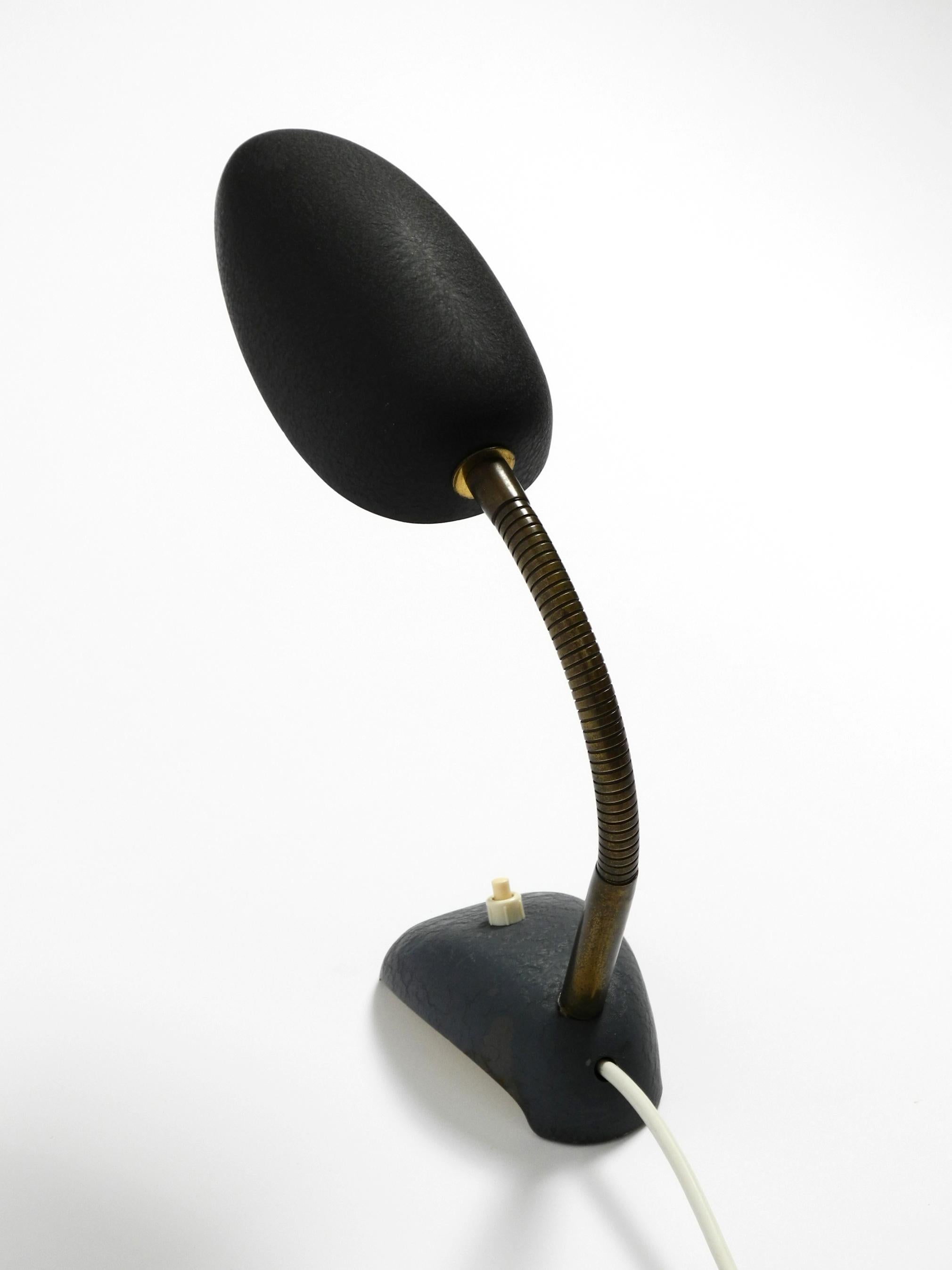 Beautiful small 1950s table lamp with metal gooseneck from Gebrüder Cosack In Good Condition For Sale In München, DE