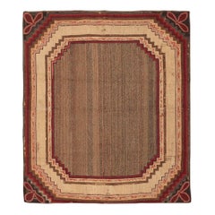 Magnifique petit tapis américain ancien à capuche 4'11" x 5'8"