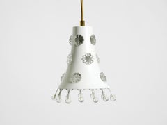 Bellissima lampada a sospensione di Emil Stejnar, di piccole dimensioni, risalente alla metà del secolo scorso, a forma di tromba.