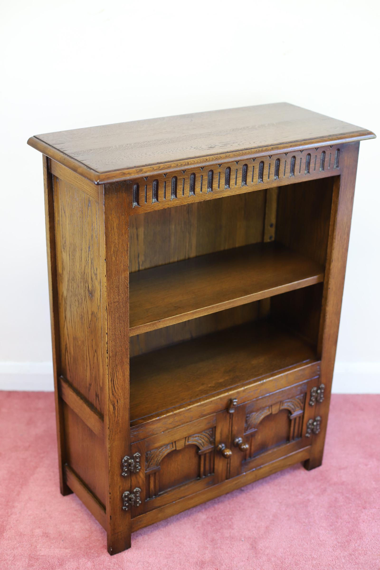 Hand-Crafted Beautiful Small Open Bookcase Made By Bevan Funnell