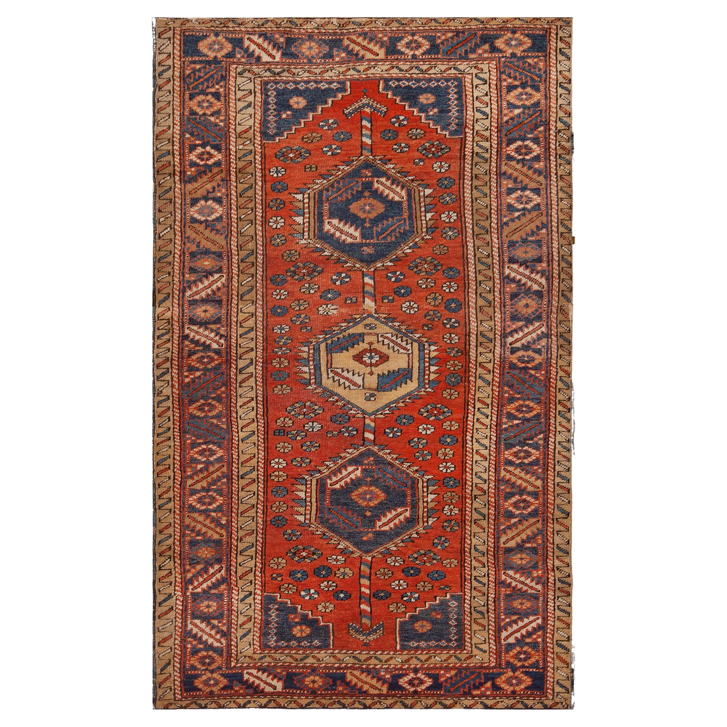 Magnifique petit tapis persan Heriz géométrique et tribal ancien de 3'10" x 6'5"