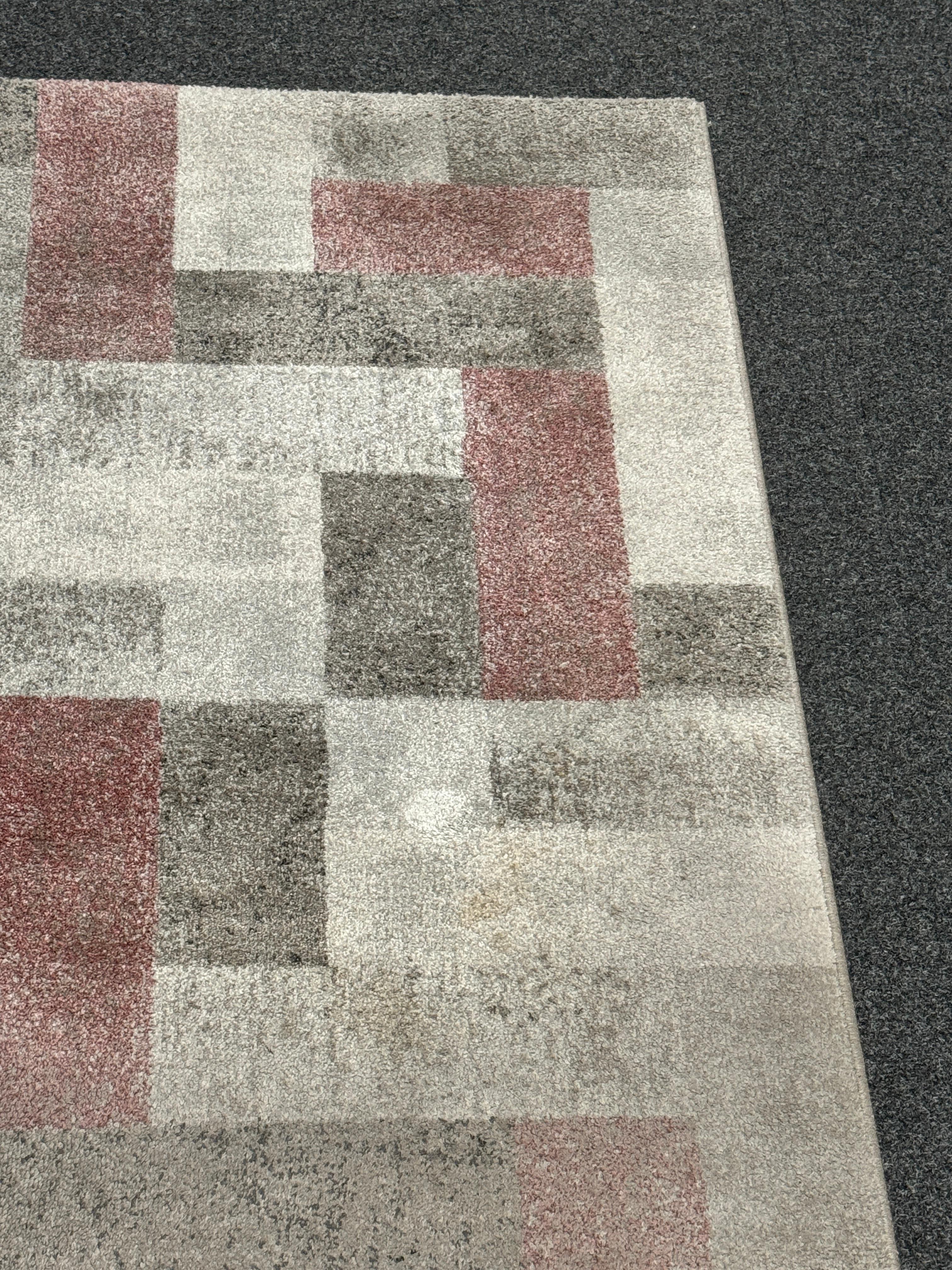 Beautiful smaller Vintage Grey and Pink Modern Rya Rug Belgium, 1980s For Sale 4