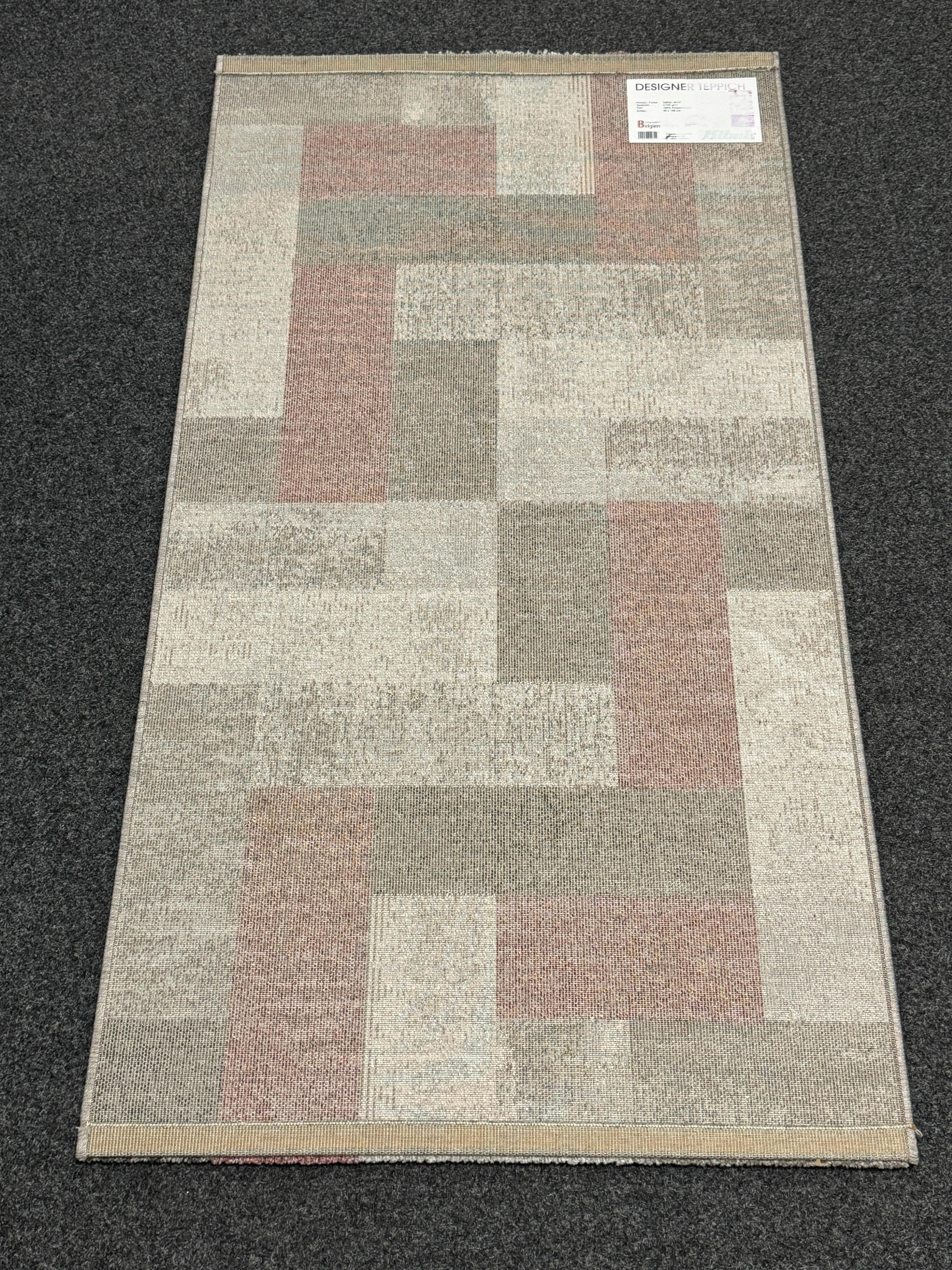 Beautiful smaller Vintage Grey and Pink Modern Rya Rug Belgium, 1980s For Sale 6