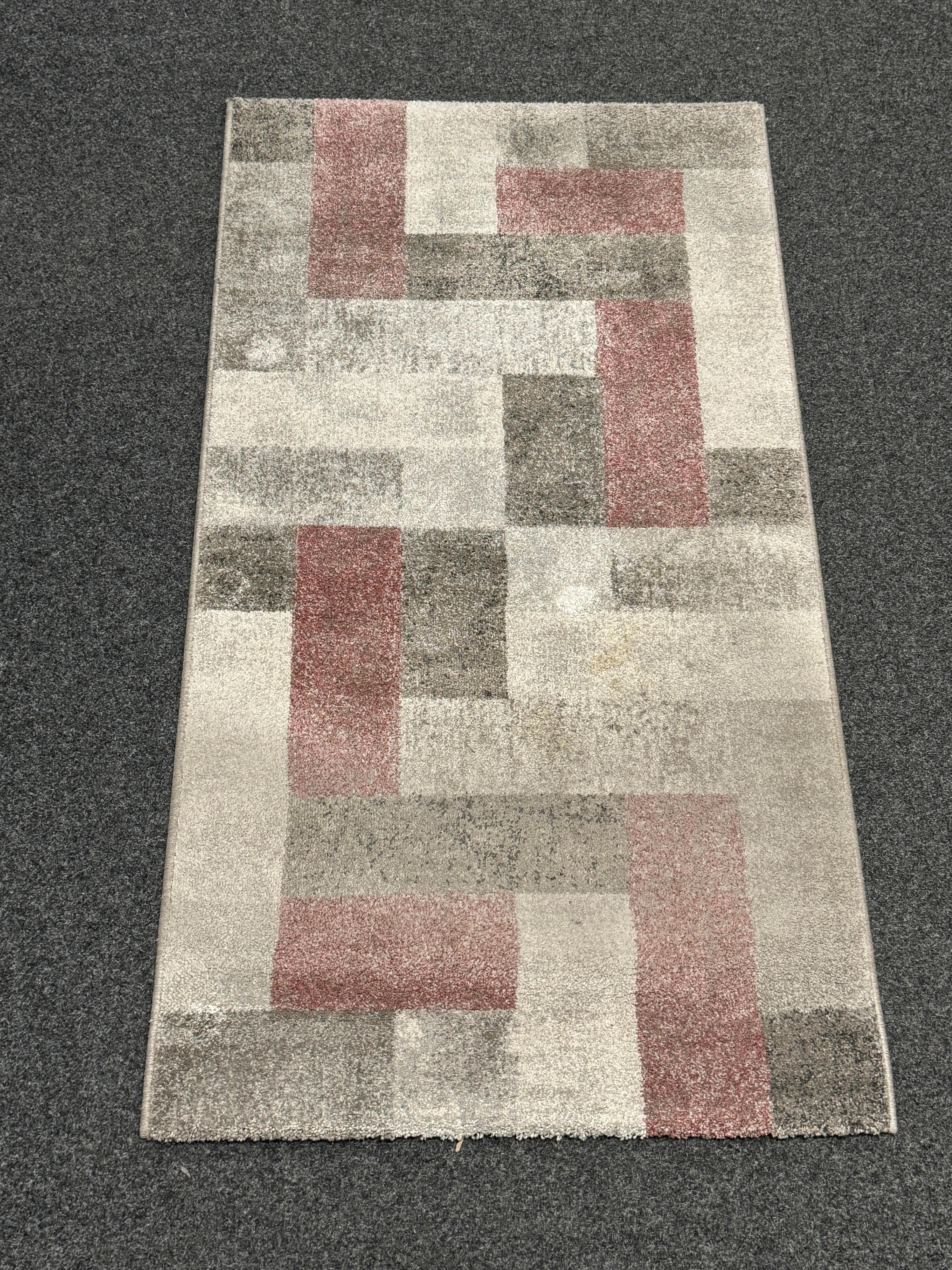 Beautiful smaller Vintage Grey and Pink Modern Rya Rug Belgium, 1980s For Sale 1