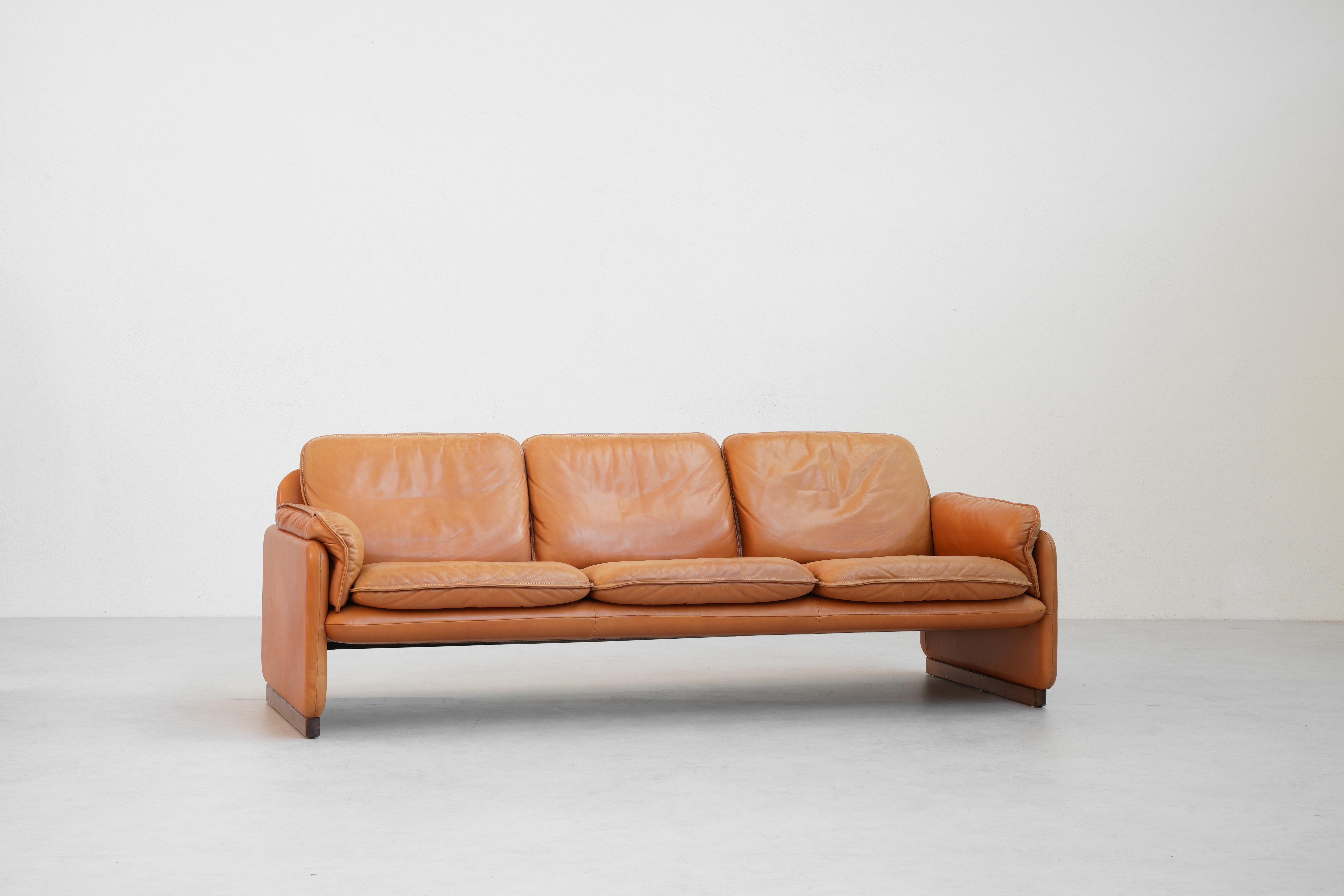 Schönes Sofa von DeSede Mod. DS61 DS 61 Braunes Leder, Schweiz 1970er Jahre (Schweizerisch) im Angebot