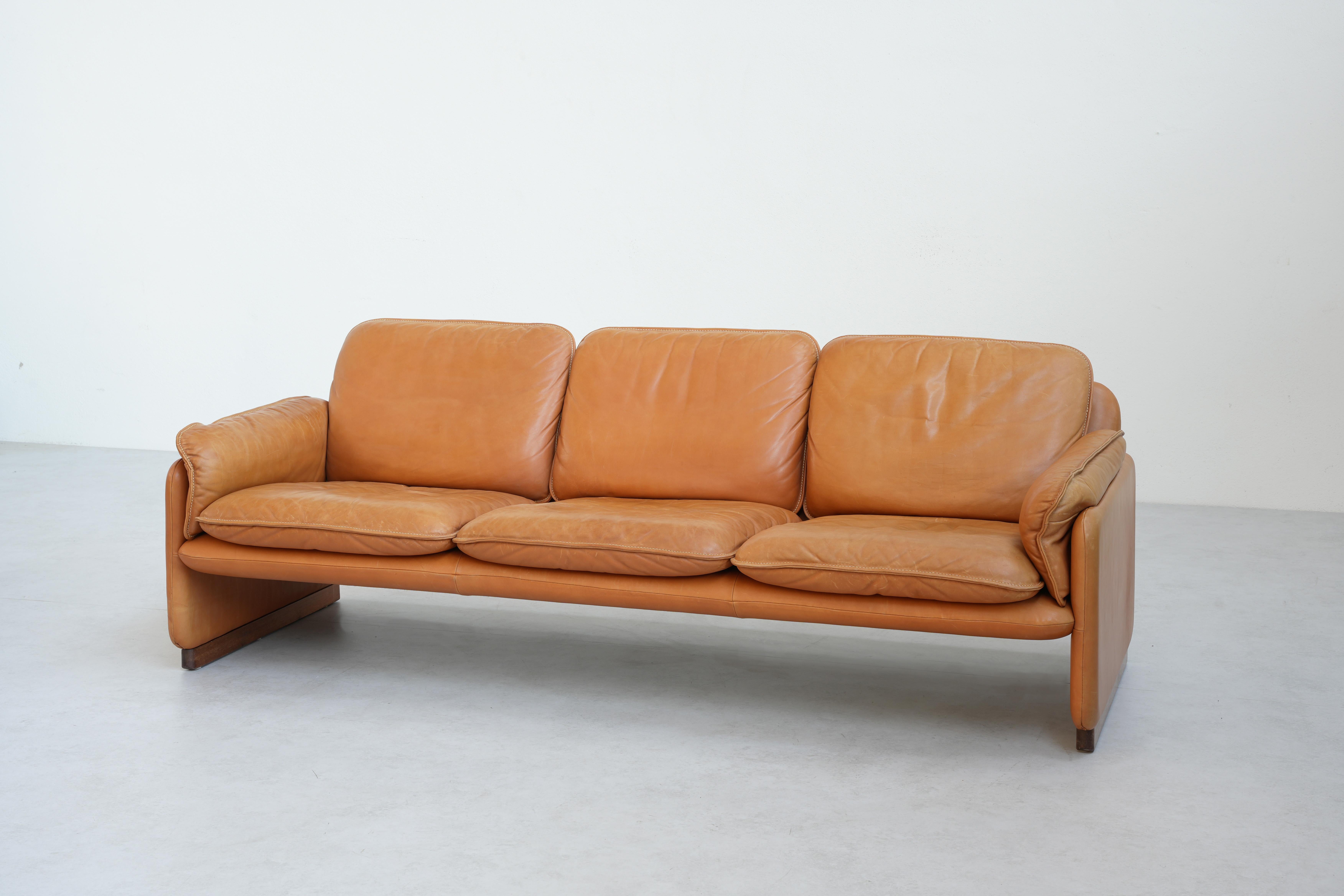 Schönes Sofa von DeSede Mod. DS61 DS 61 Braunes Leder, Schweiz 1970er Jahre im Angebot 1
