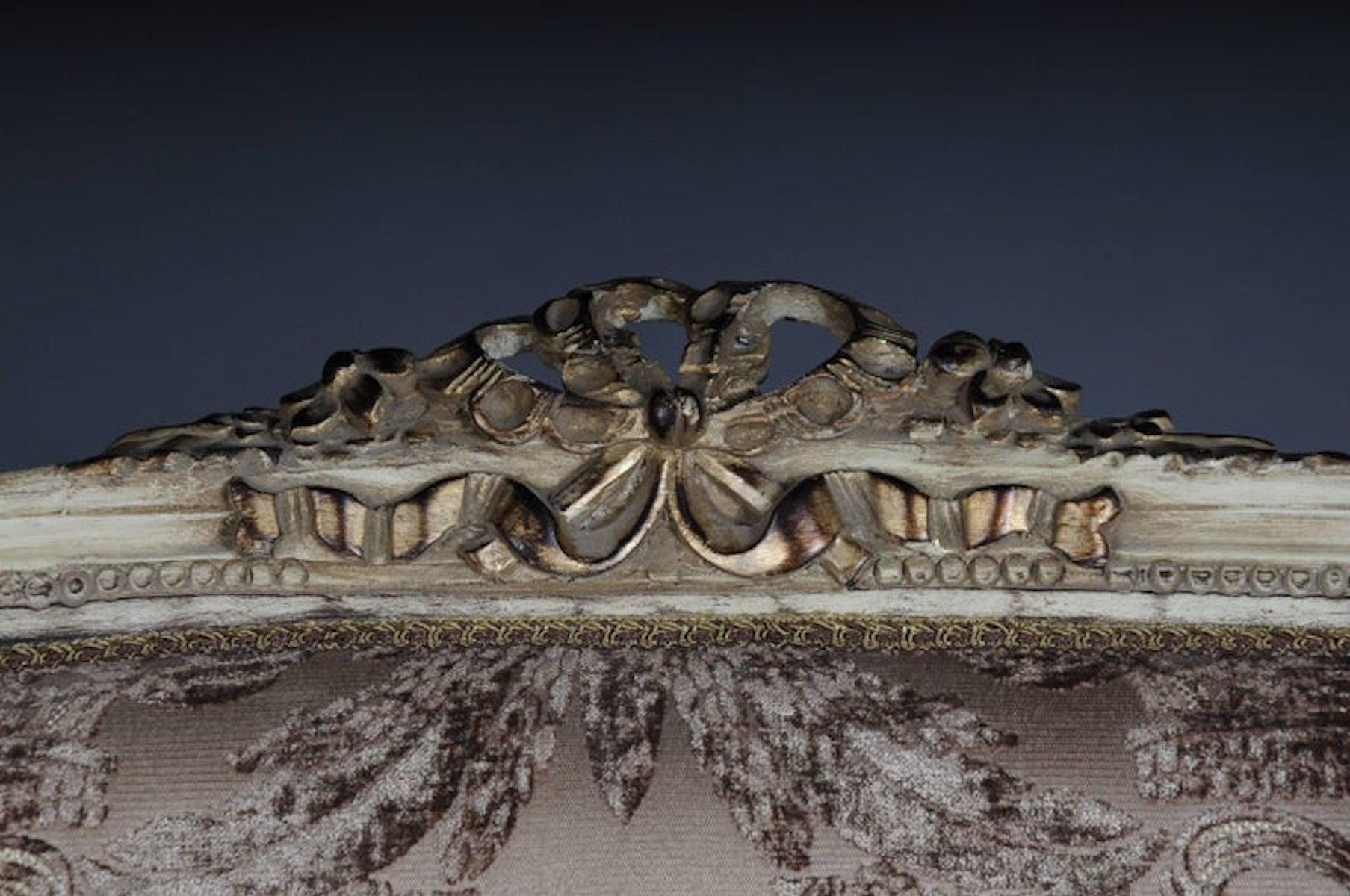 Magnifique canapé de style Louis XVI en vente 2