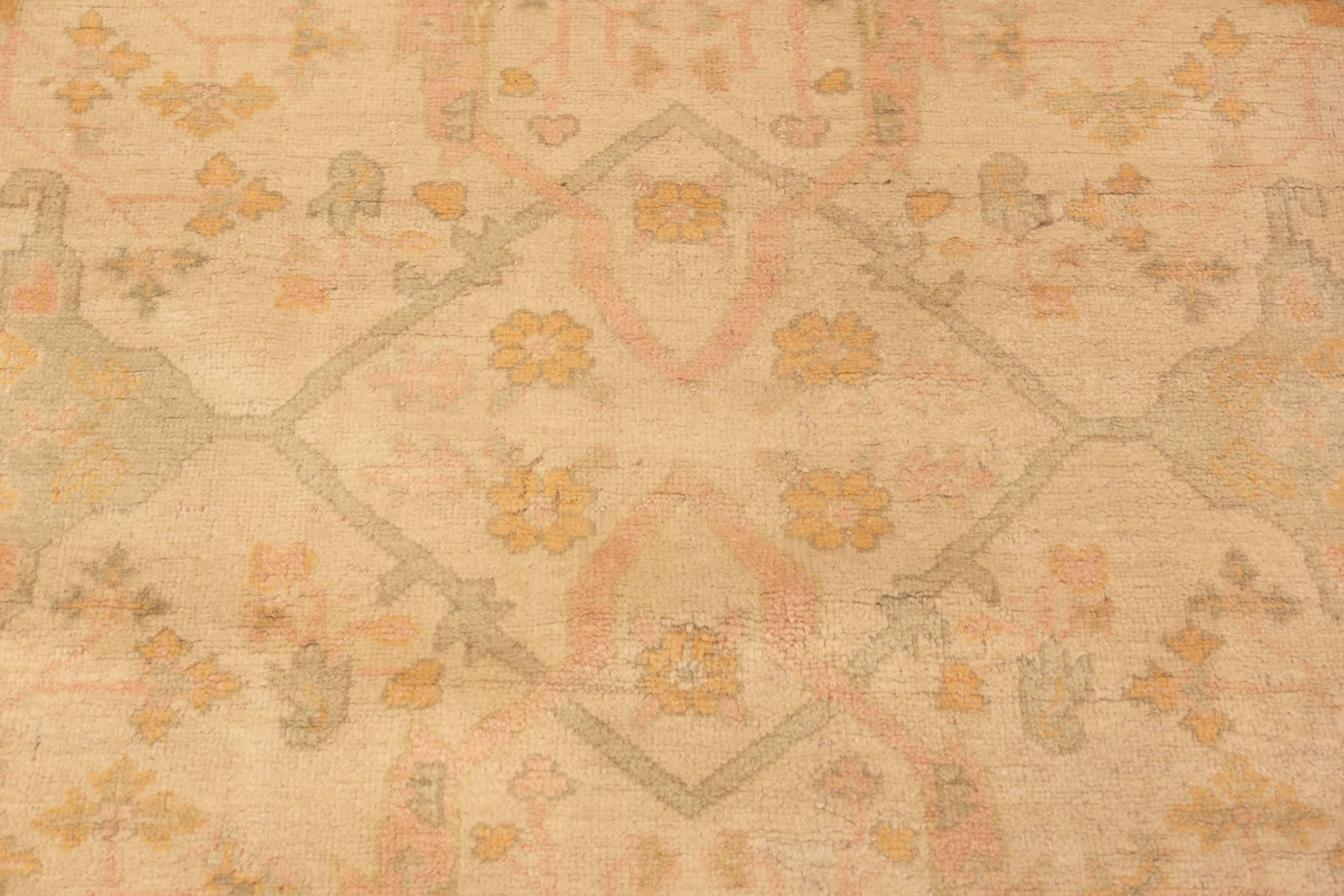 Schöner weicher und dekorativer antiker türkischer Oushak-Teppich 11'6