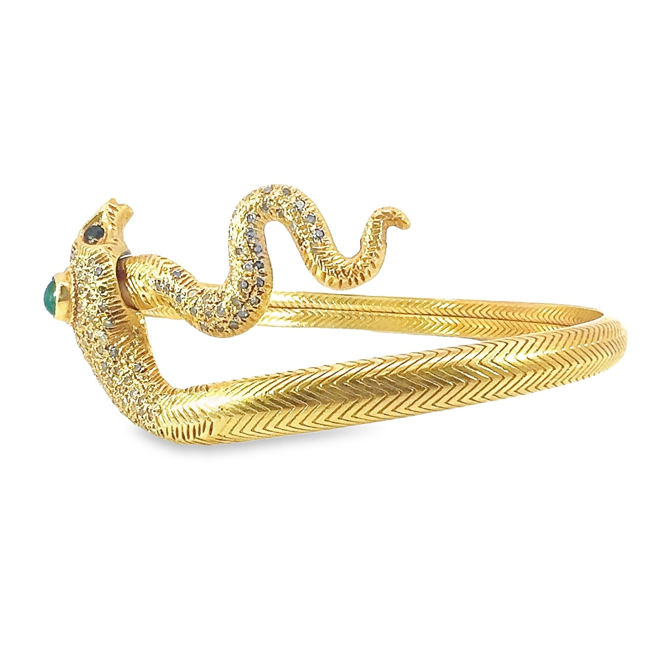 Beautiful solid gold serpent bangle with diamond, emerald and ruby For Sale 1