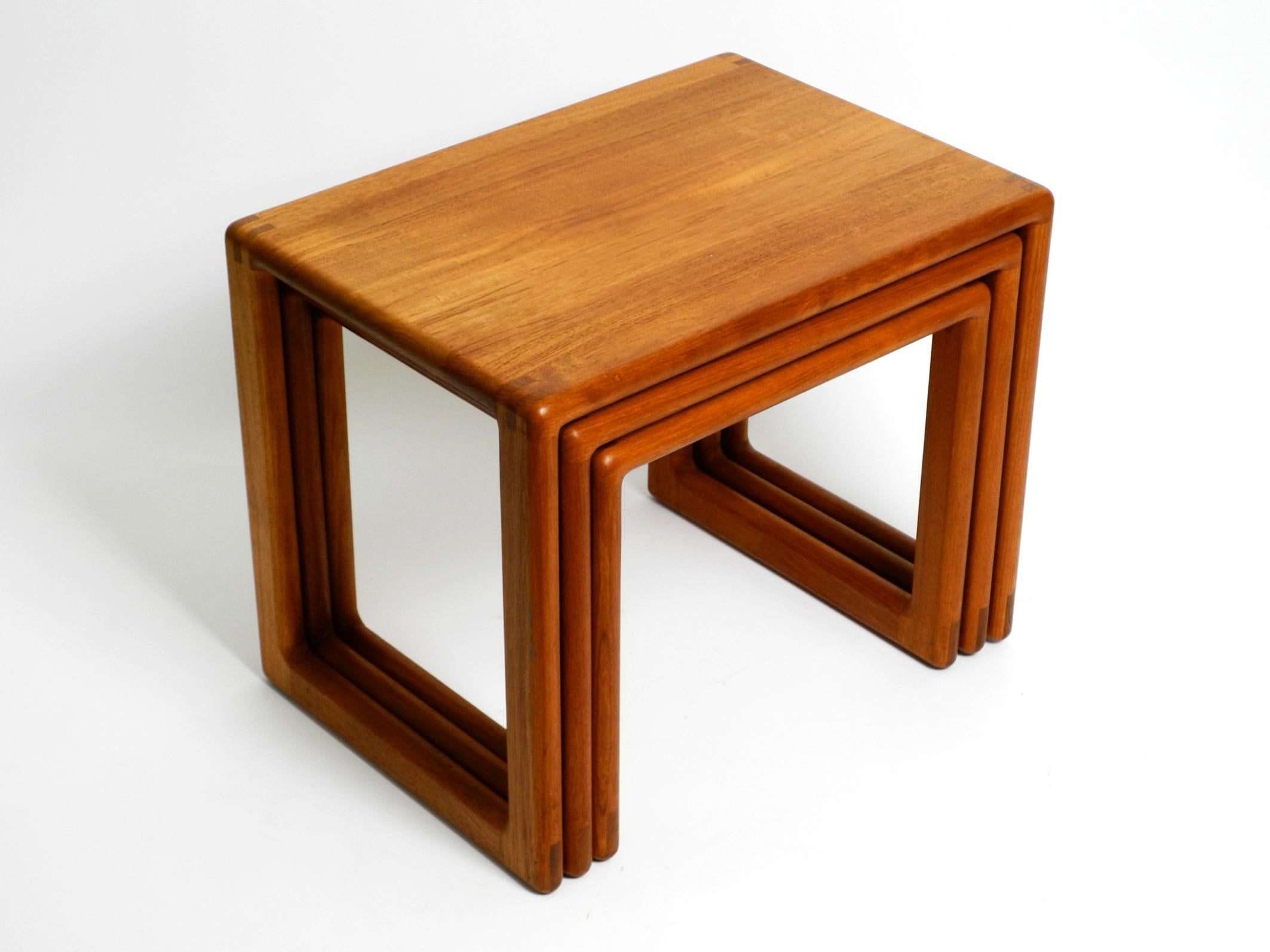 Mid-20th Century Beautiful solid Mid Century set of 3 teak wood nesting tables For Sale