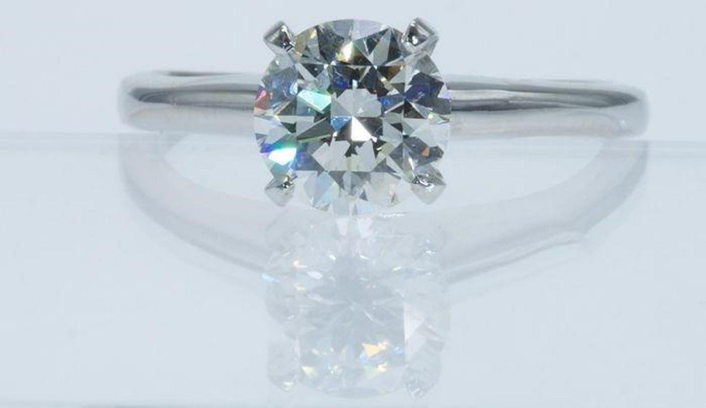 Schner Solitr-Platinring mit 1,20 Karat natrlichem Diamant, AIG-zertifiziert im Zustand „Neu“ in רמת גן, IL