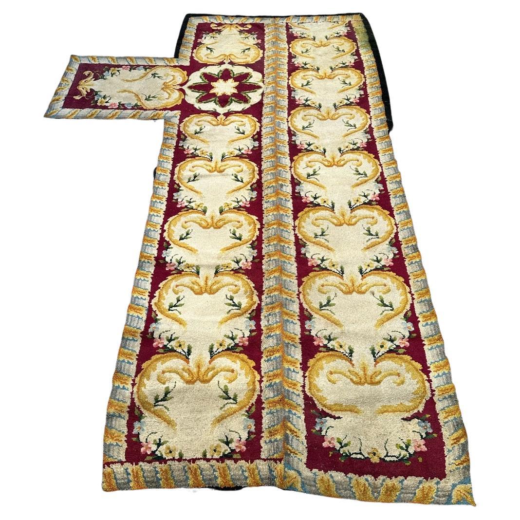 Nice antique Spanish savonnerie runner, composed by parts of different borders of a big savonnerie rug, with nice floral design and beautiful natural colors, entirely hand knotted with wool velvet on jute and cotton foundation.

✨✨✨
