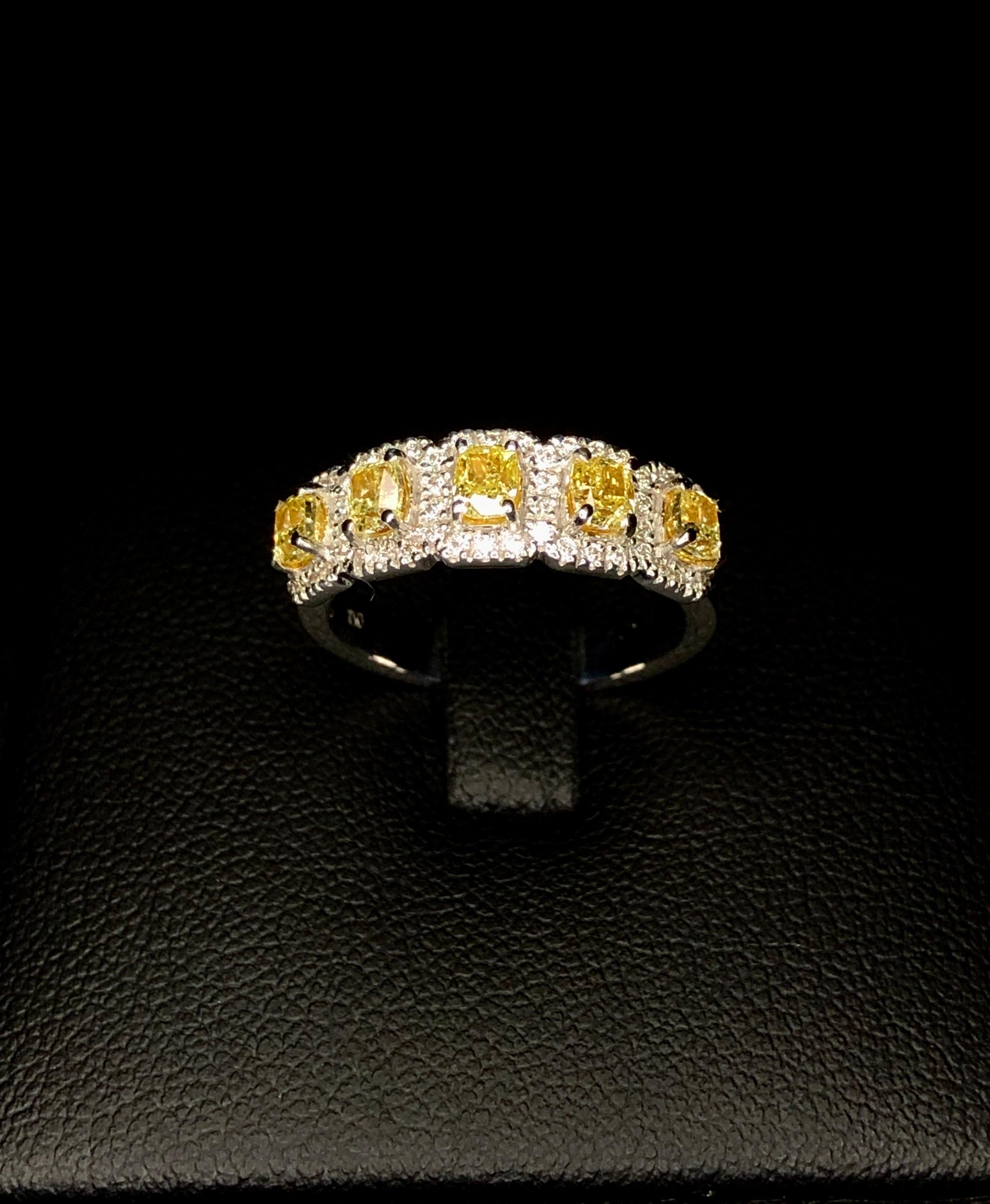 Schöner spektakulärer 18K gelb-weißer Diamantring  (Baguetteschliff)