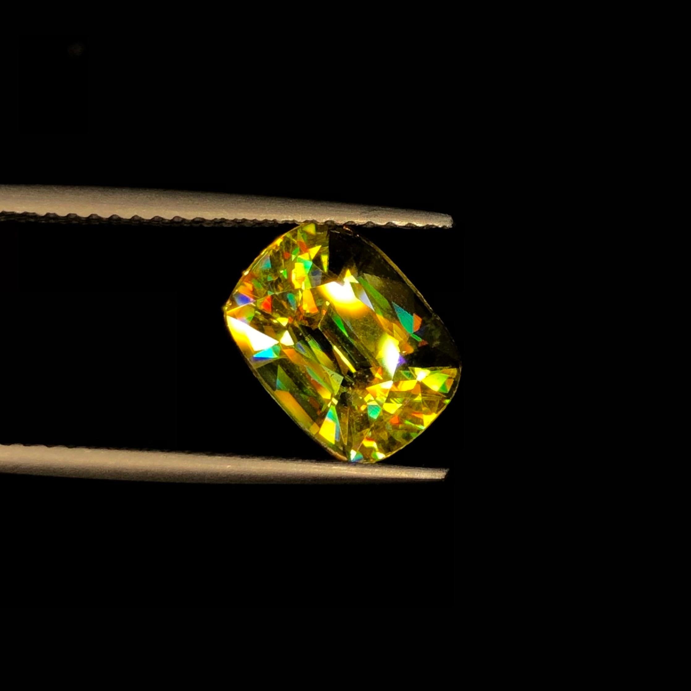 Bellissimo Cuscino di Sfene 3,00 ct Madagascar Giallo Oro in vendita 9