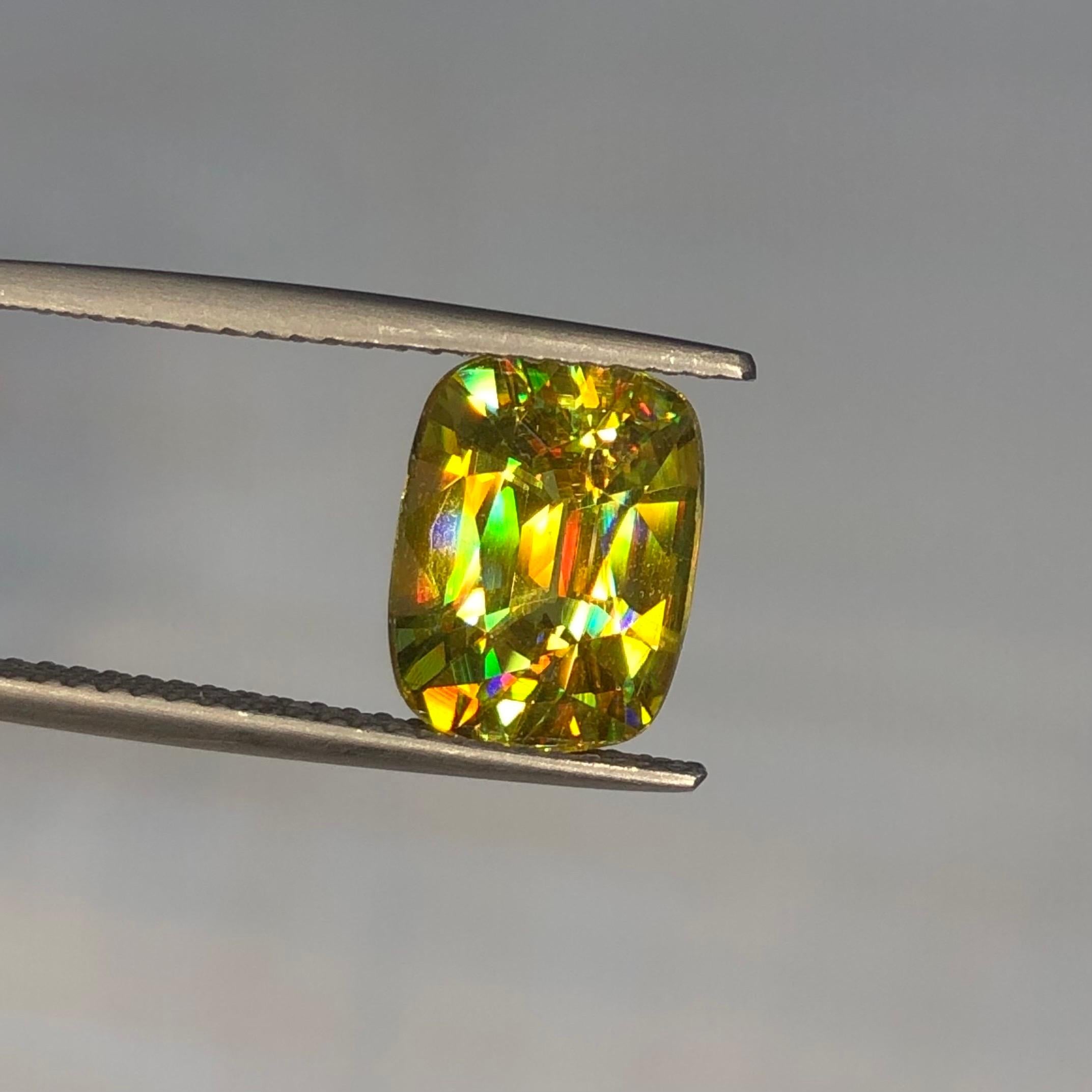 da uomo o donna Bellissimo Cuscino di Sfene 3,00 ct Madagascar Giallo Oro in vendita