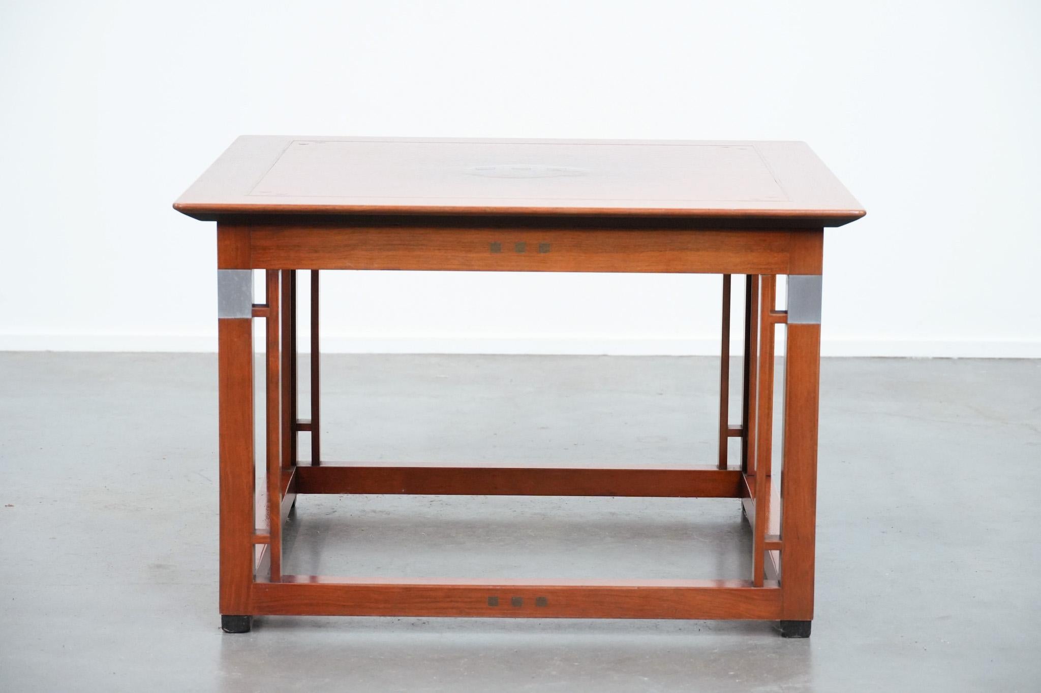 This beautiful Art Deco table is from the top Dutch brand Schuitema, from the Decoforma series. It features a stunning design and is made from very high-quality materials. This coffee table has beautiful and remarkable details that we are used to