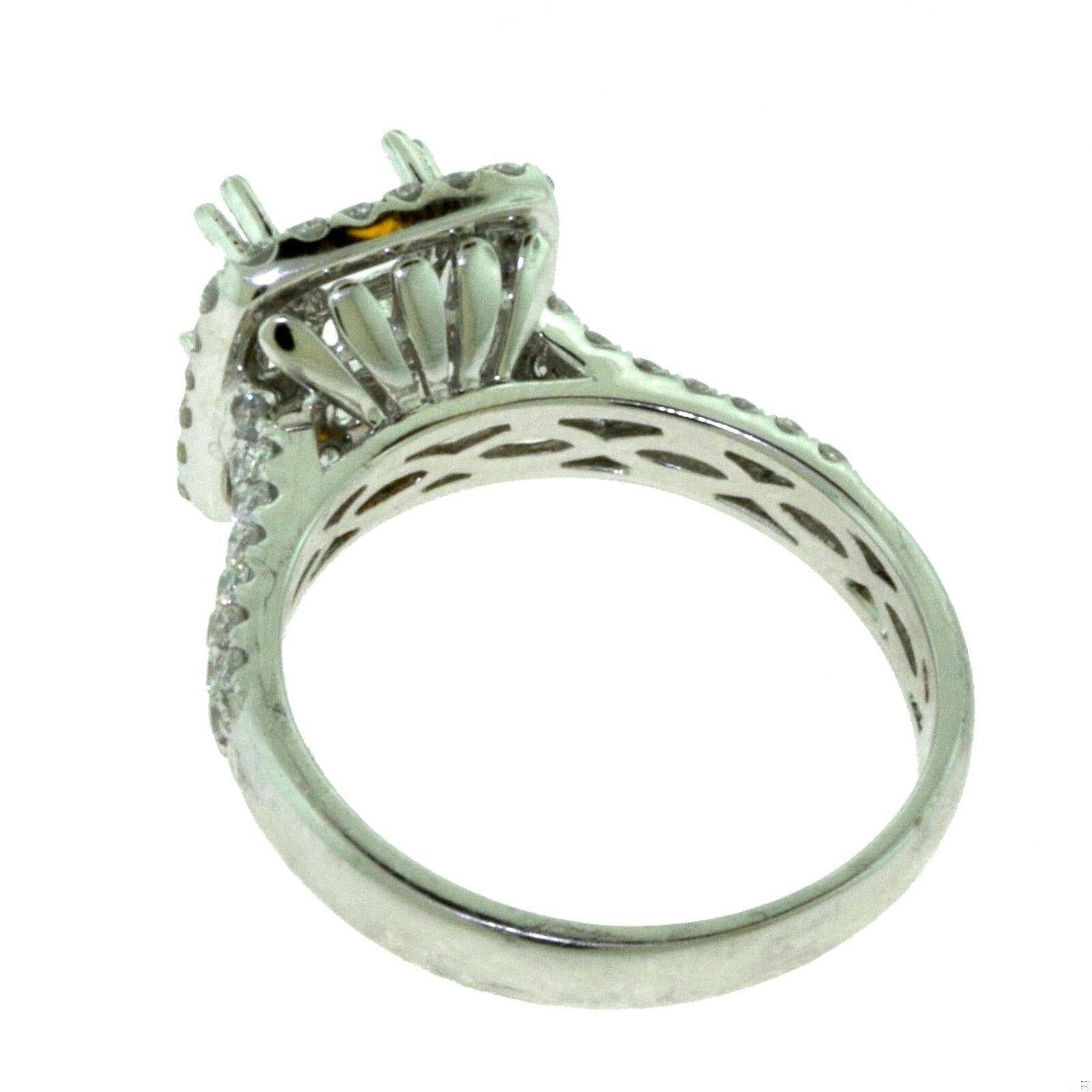 Beautiful Square Halo Diamond Engagement Ring 18k White Gold, 1.3 TCW In Excellent Condition For Sale In Miami, FL