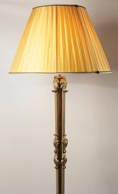 Schöne Ständerlampe aus Schmiedeeisen mit vergoldeten Akzenten