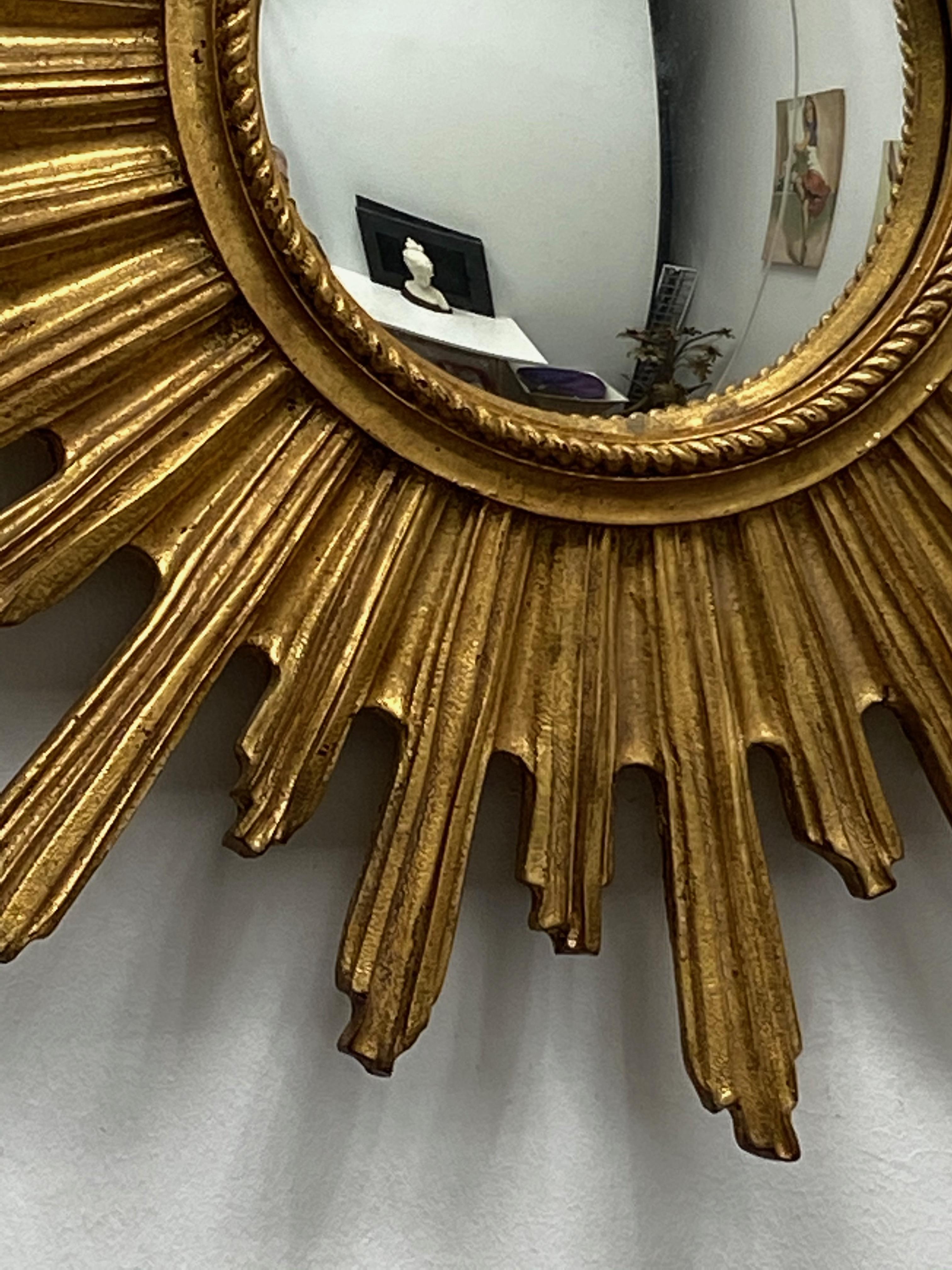 Hollywood Regency Beautiful Starburst Sunburst Gilded Convex Mirror, circa 1960s