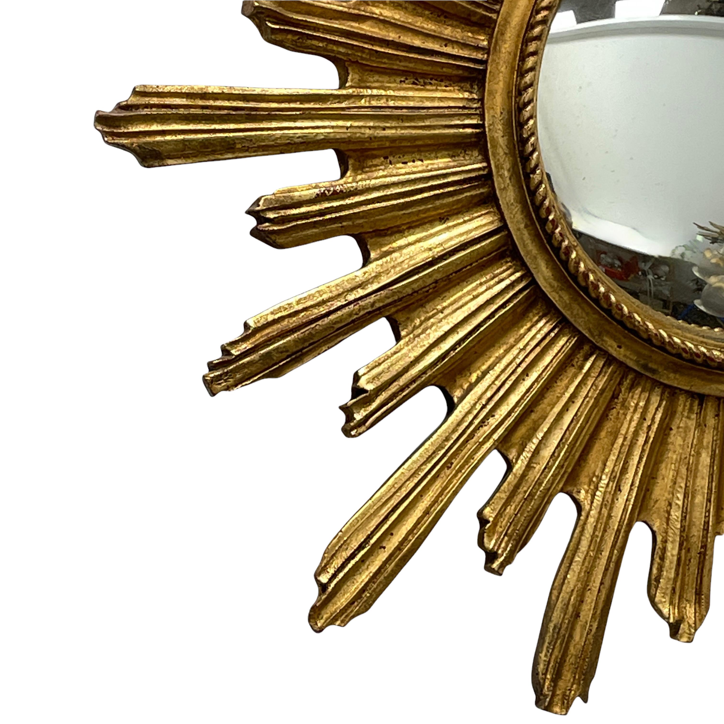 Hollywood Regency Beautiful Starburst Sunburst Gilded Convex Mirror, Italy, circa 1960s