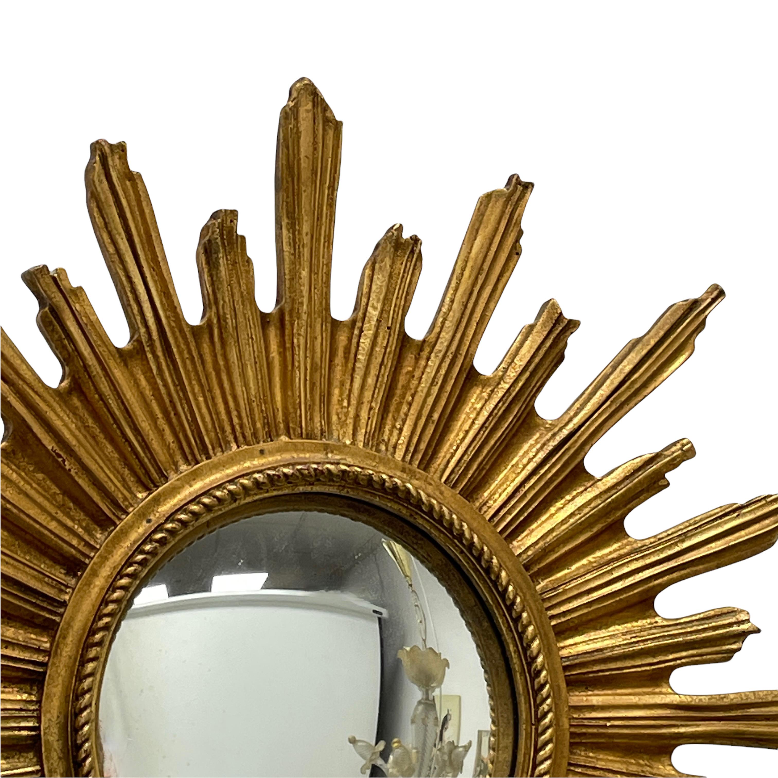 Beautiful Starburst Sunburst Gilded Convex Mirror, Italy, circa 1960s In Good Condition In Nuernberg, DE