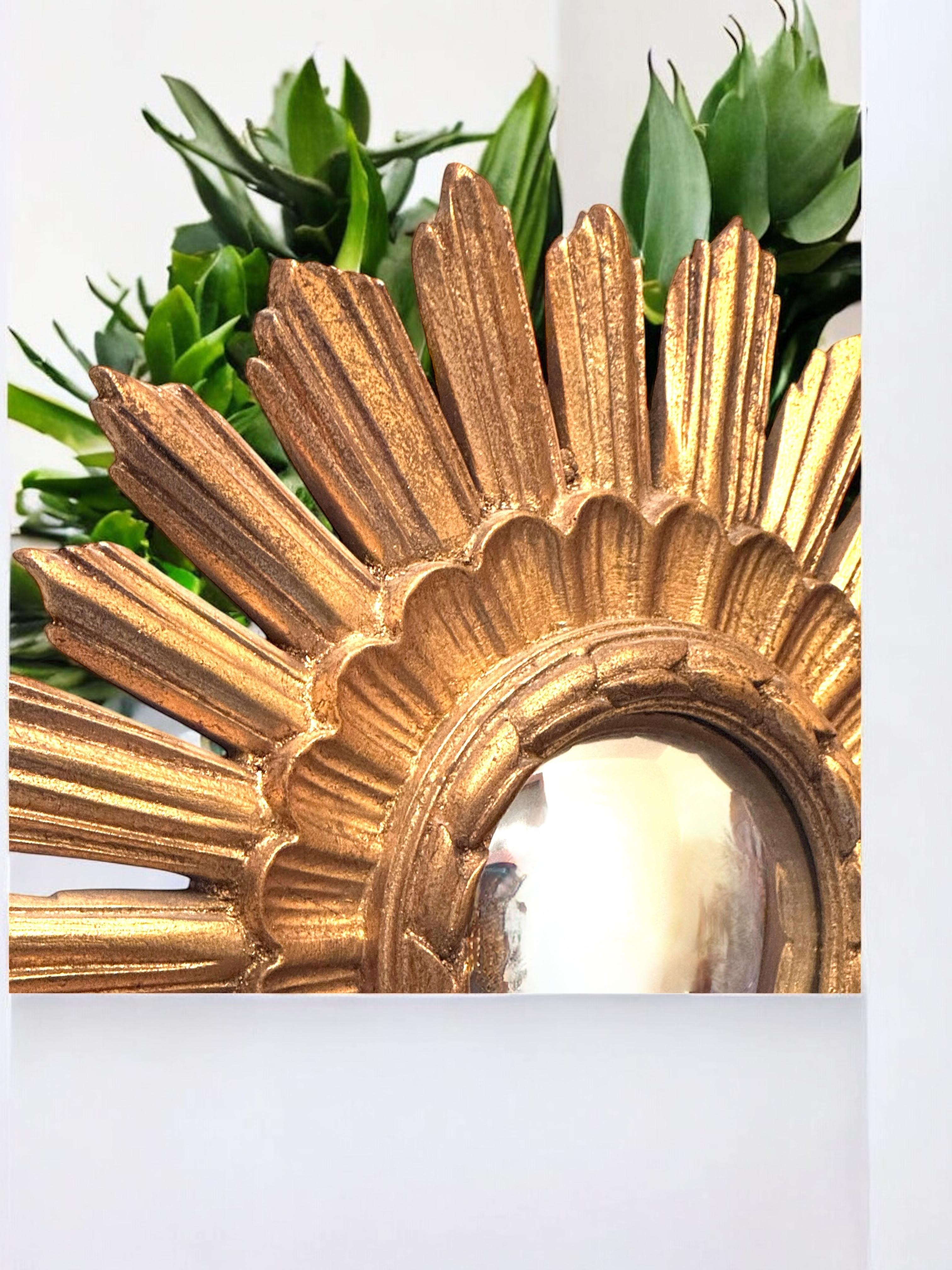 Beautiful Starburst Sunburst Gilded Resin Convex Mirror Belgium, circa 1960s For Sale 8
