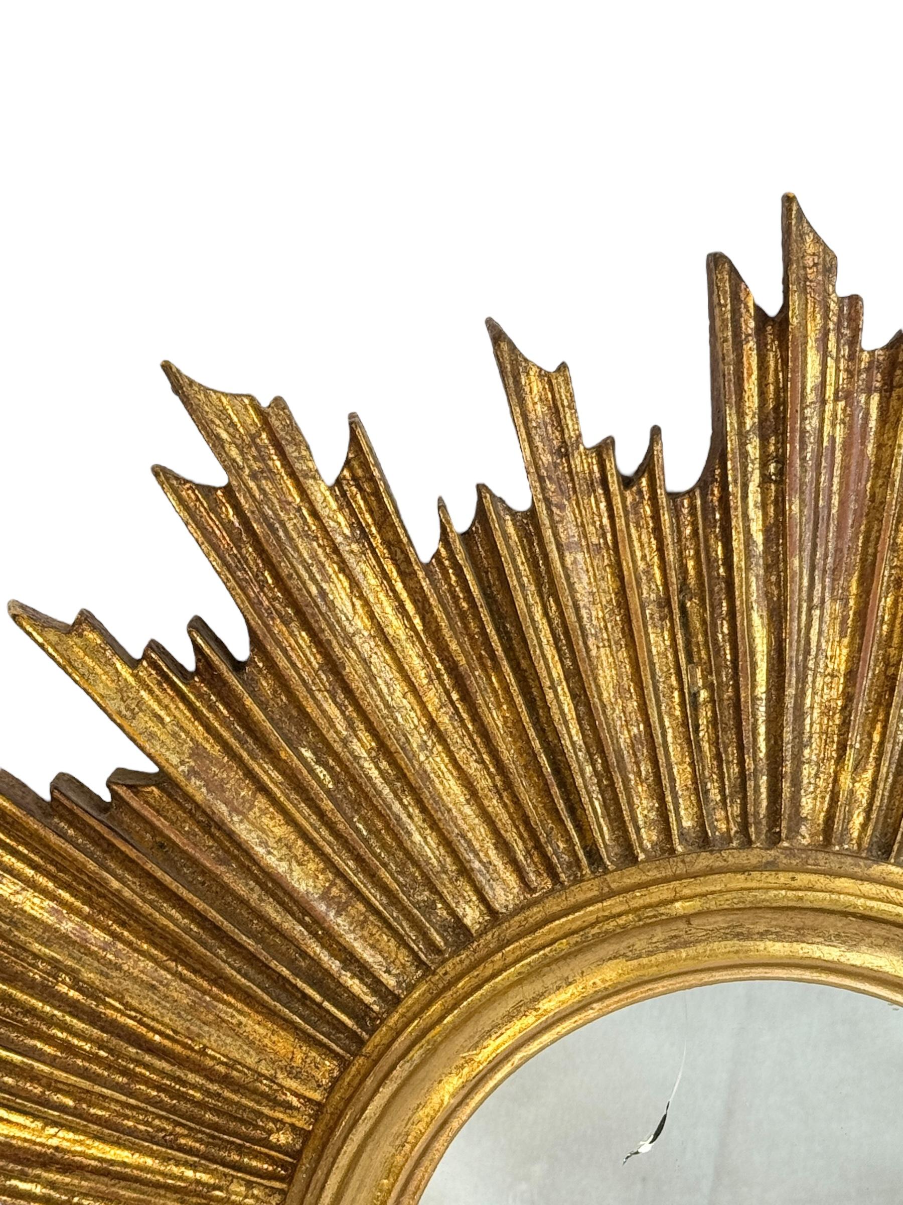 Beautiful Starburst Sunburst Gilded Resin Convex Mirror Belgium, circa 1970s In Good Condition For Sale In Nuernberg, DE