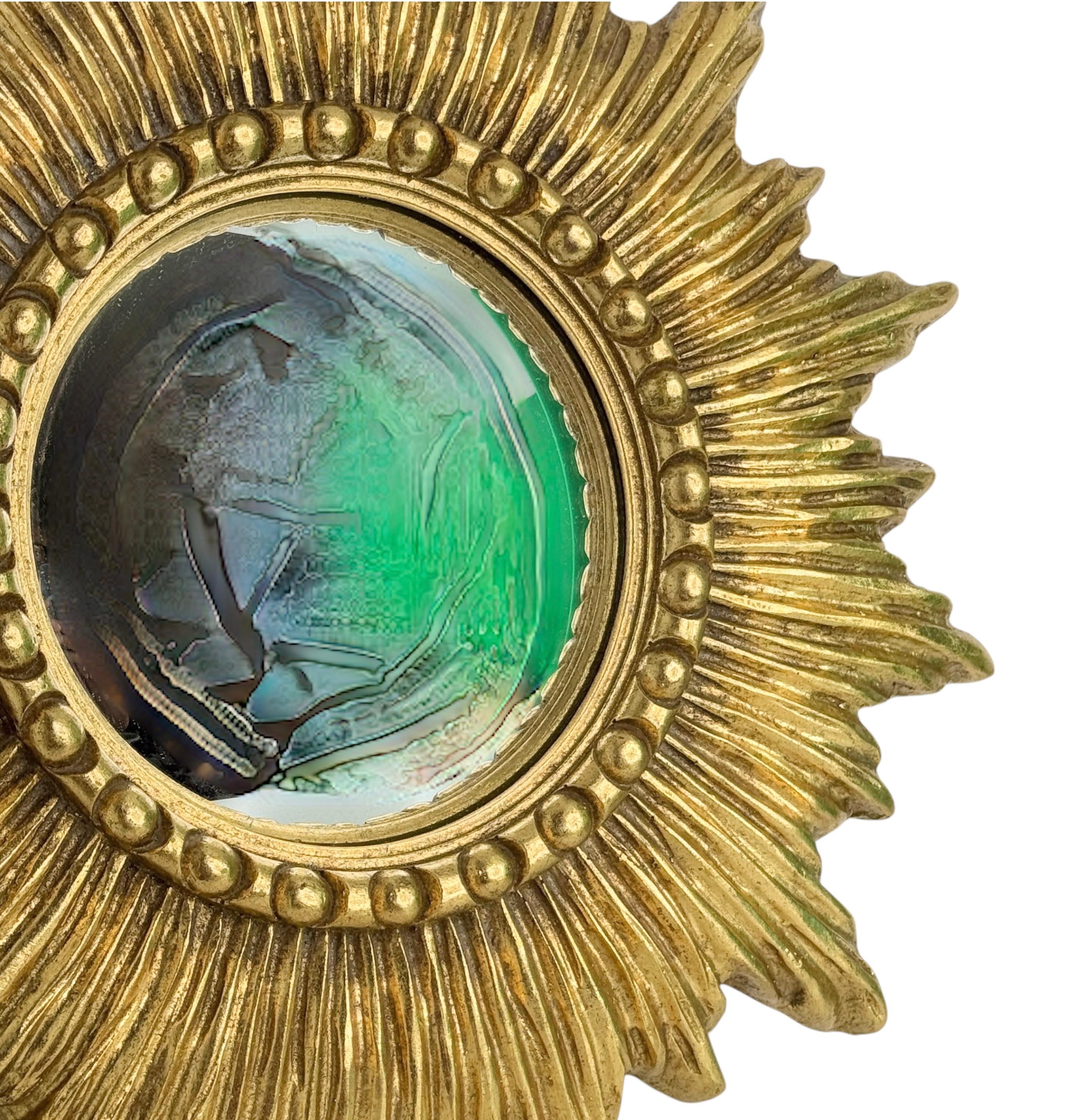 Beautiful Starburst Sunburst Gilded Resin Convex Mirror Belgium, circa 1970s In Good Condition For Sale In Nuernberg, DE