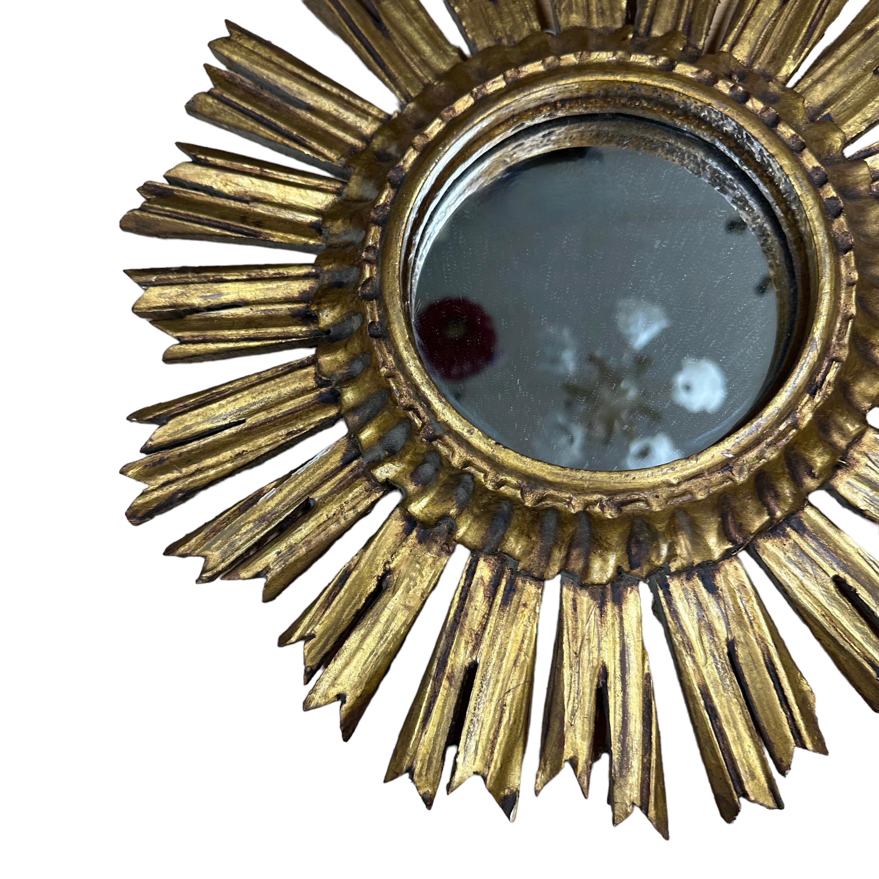 Hollywood Regency Magnifique miroir à étoiles en bois doré Italie, vers les années 1930 en vente