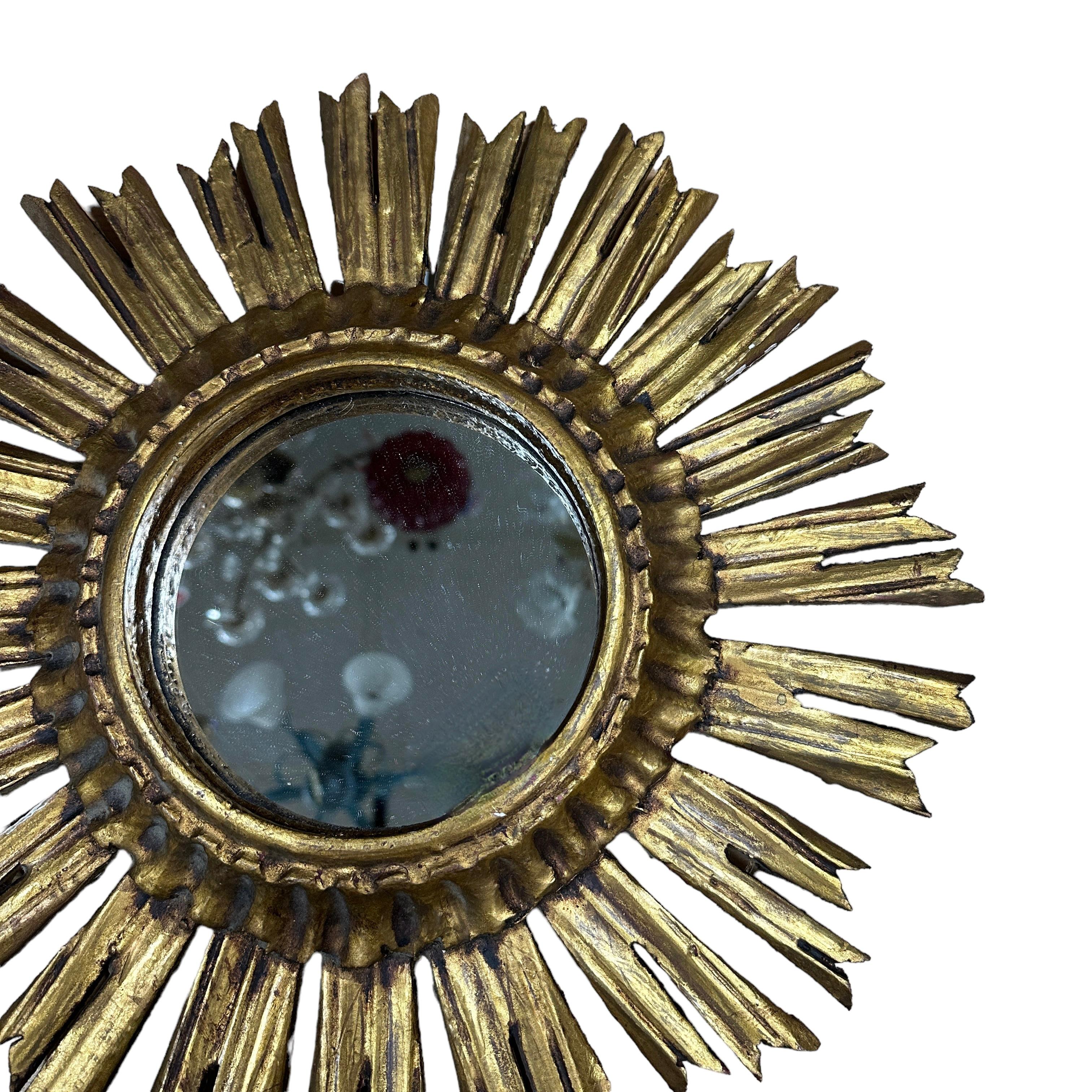 Gilt Beautiful Starburst Sunburst Gilded Wood Mirror Italy, circa 1930s For Sale